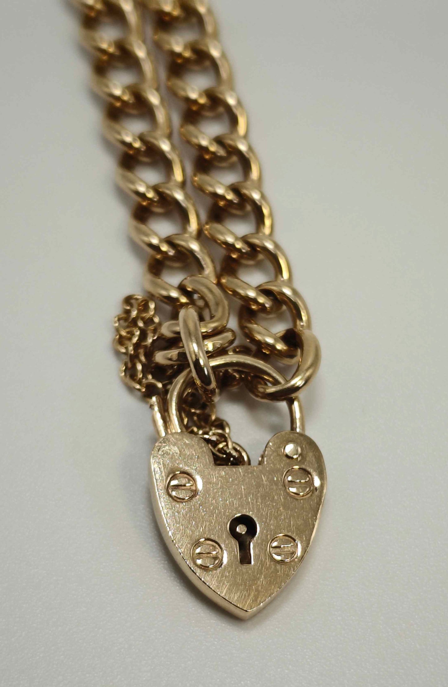 Vintage Padlock Heart Bracelet 9ct Yellow Gold Charm Curb Link 7.8 inches