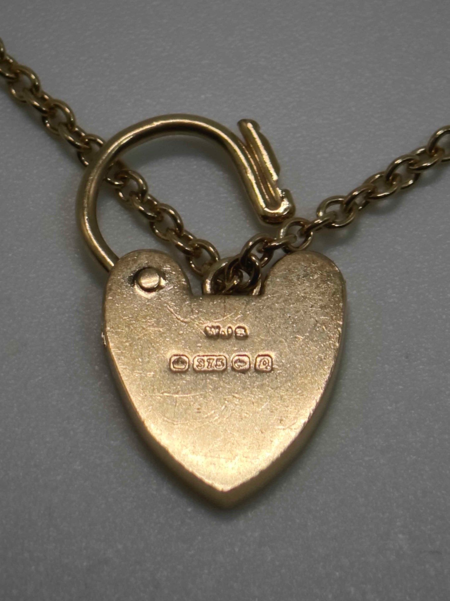 Vintage Padlock Heart Bracelet 9ct Yellow Gold Charm Curb Link 7.8 inches