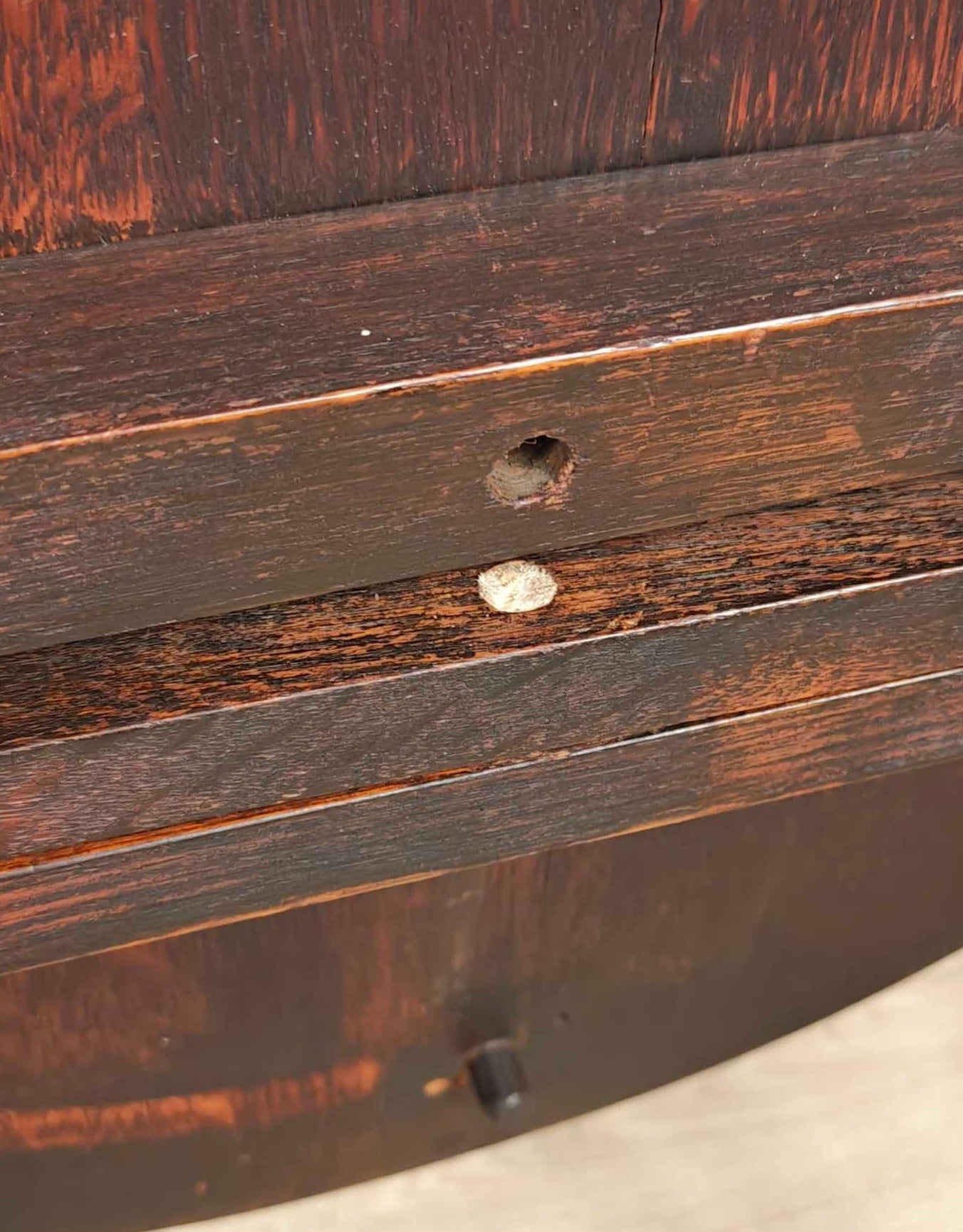 Victorian Tilt Top Table Round Oak Country 19th-Century Delivery Available