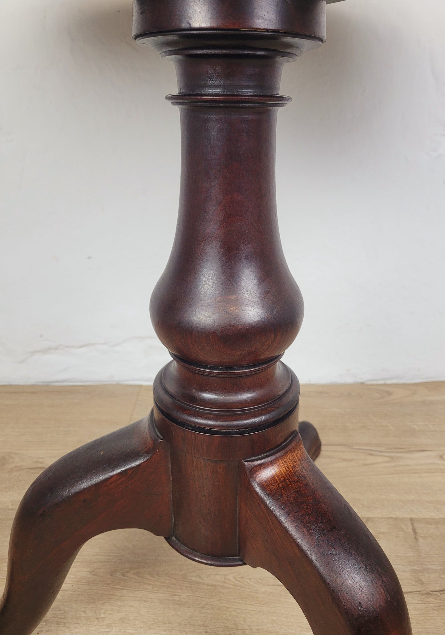Tilt top Dining Table Circular Bird Cage Pedestal Antique Delivery Available