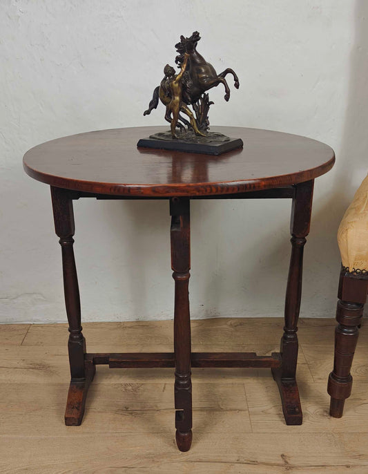Victorian Tilt Top Table Round Oak Country 19th-Century Delivery Available