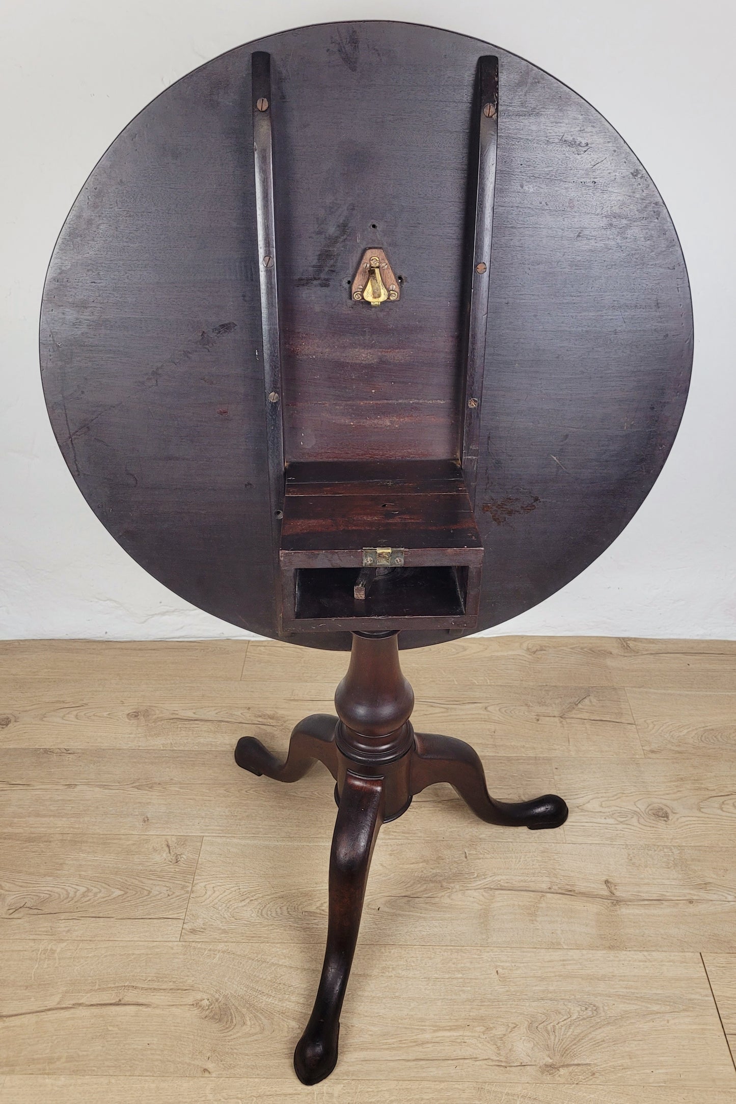 Tilt top Dining Table Circular Bird Cage Pedestal Antique Delivery Available