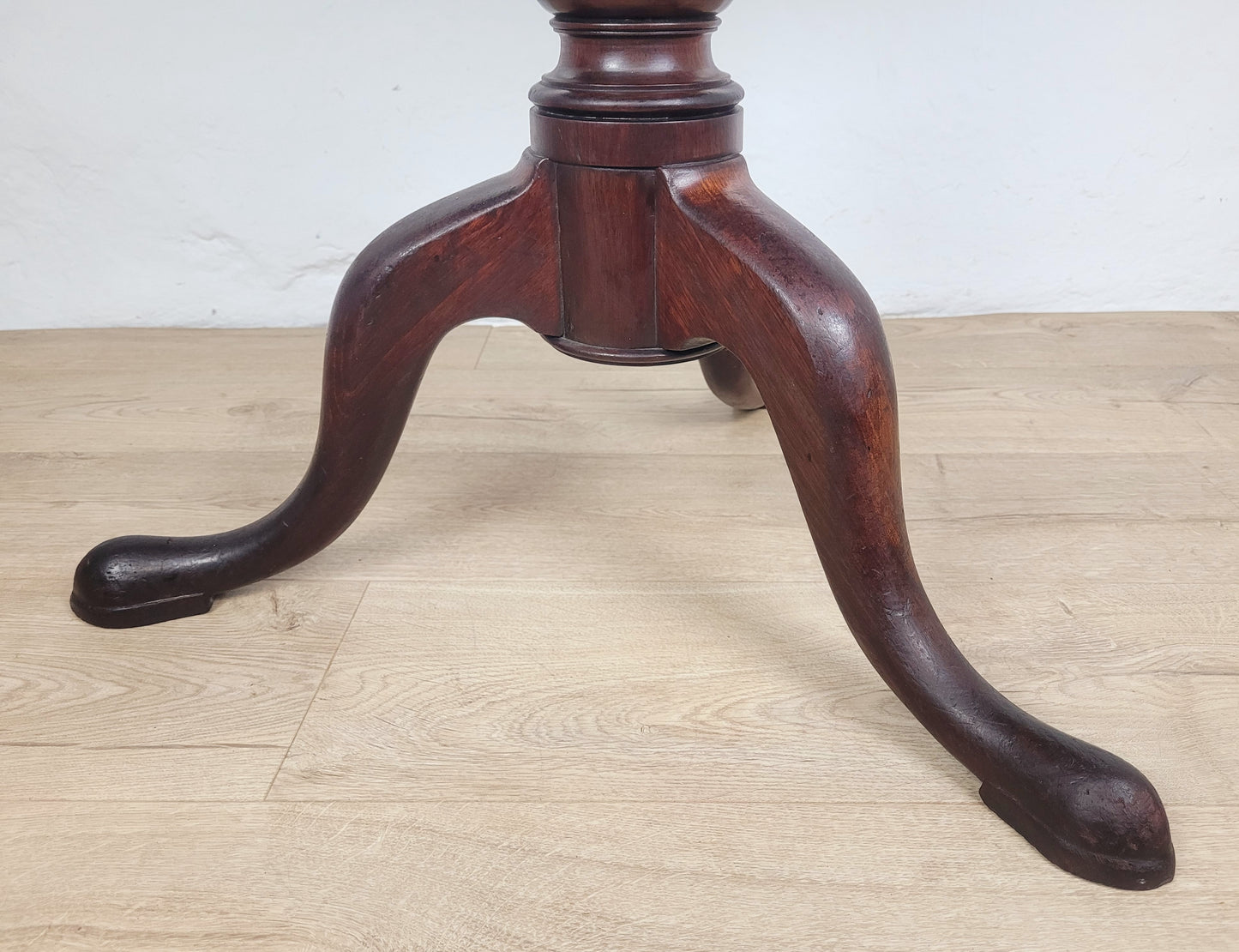 Tilt top Dining Table Circular Bird Cage Pedestal Antique Delivery Available