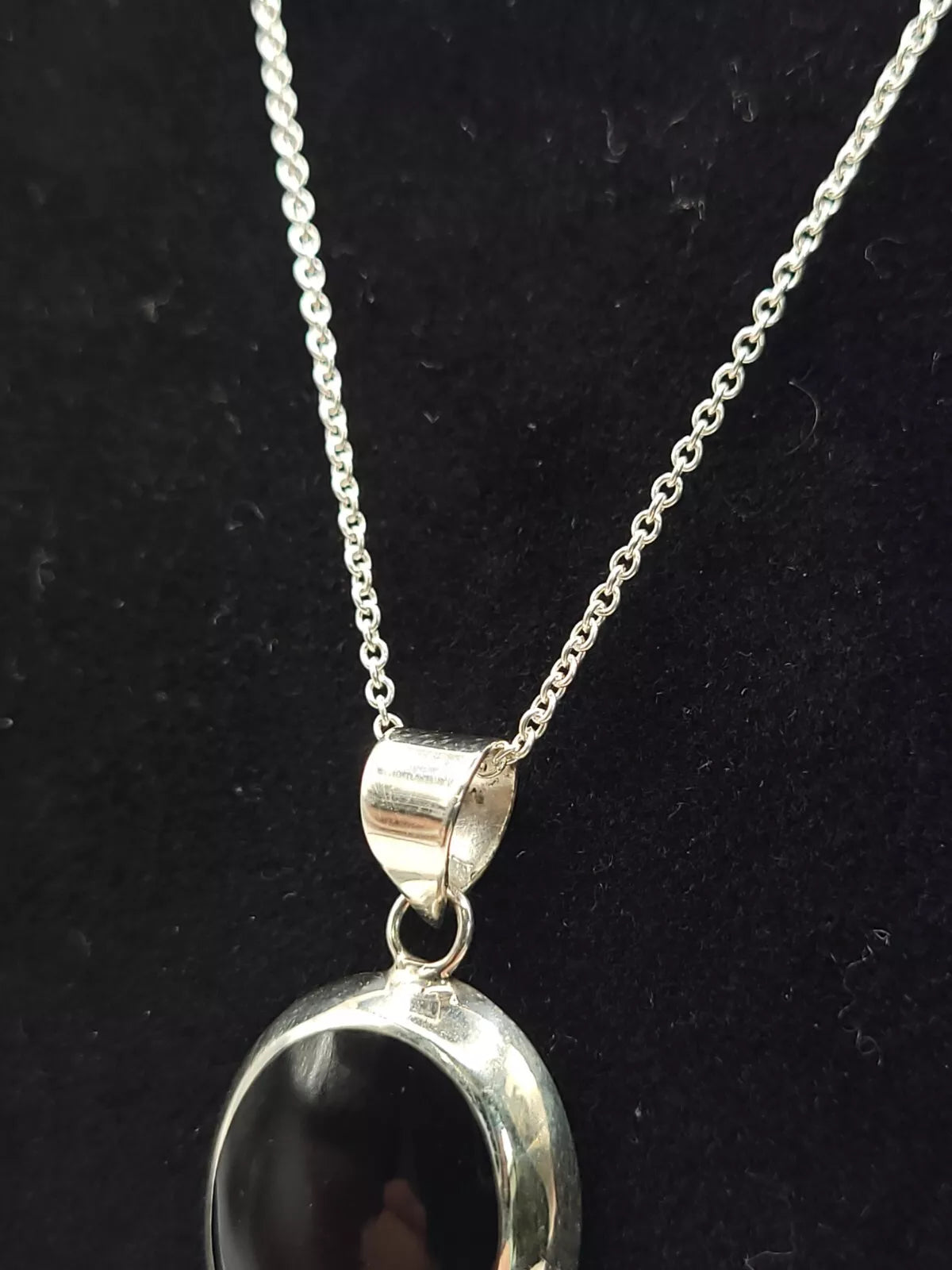 Silver And Jet Pendant 925 Oval Chain Link Necklace Postage Available