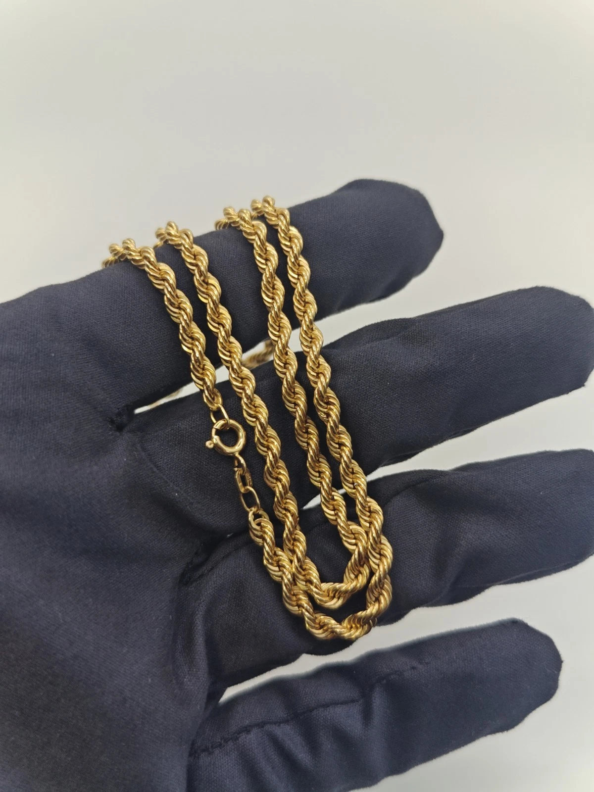 18ct Yellow Gold Rope Twist Necklace 18.5" Postage Available