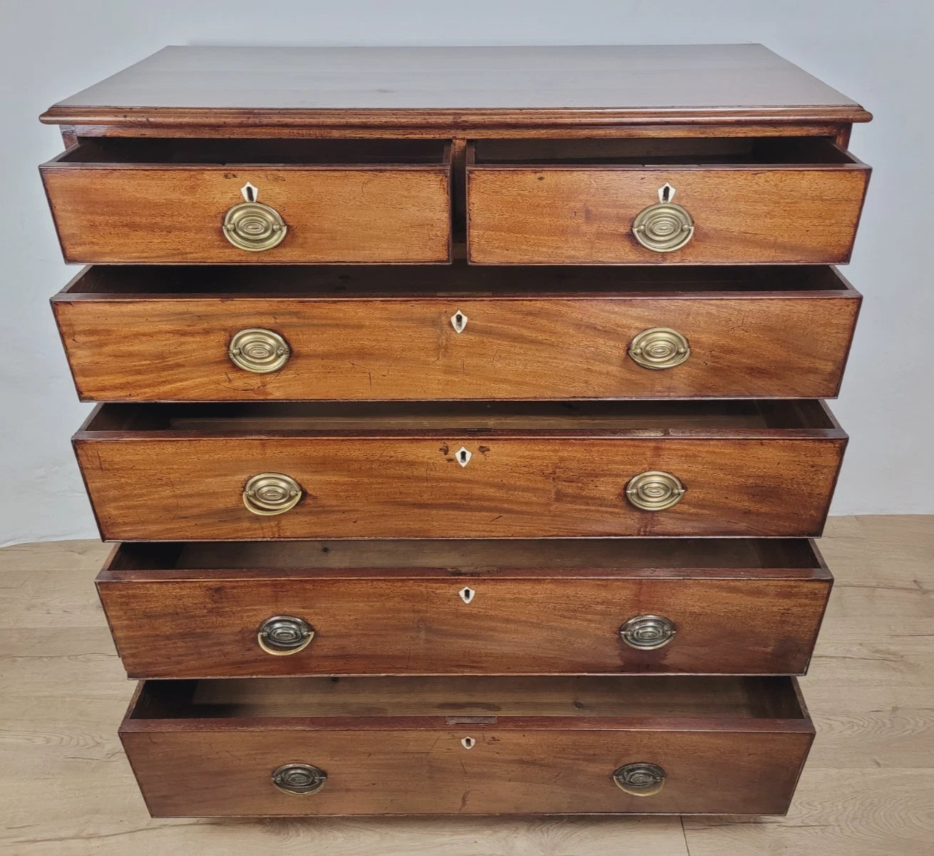 Waring & Gillow Chest of Drawers 2 Over 4 English Regency Delivery Available