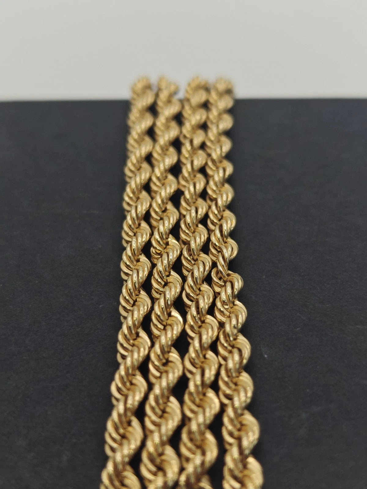 18ct Yellow Gold Rope Twist Necklace 18.5" Postage Available