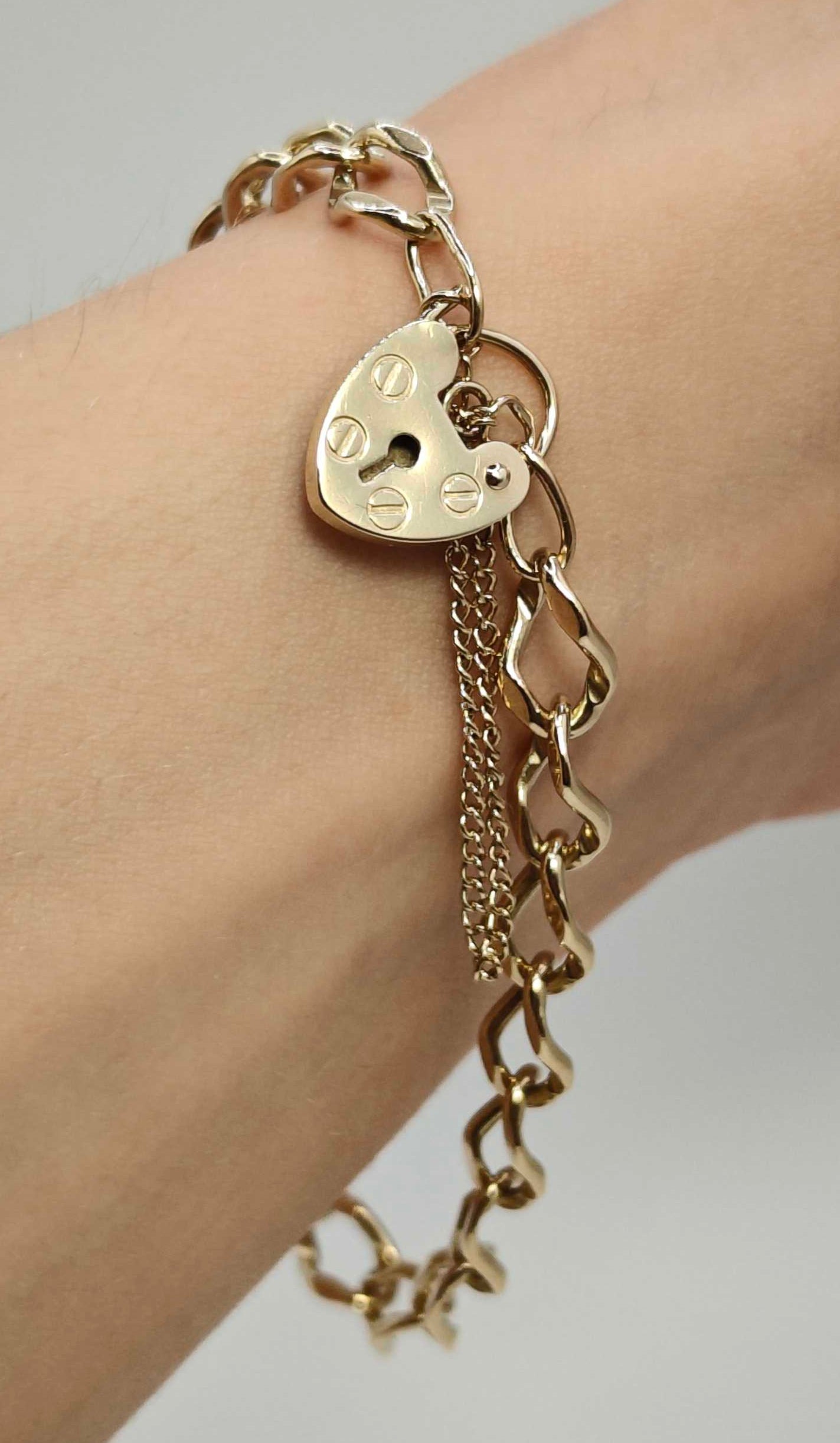 Padlock Heart Bracelet 9ct Gold Curb Link Charm 7.8" Unisex Postage Available