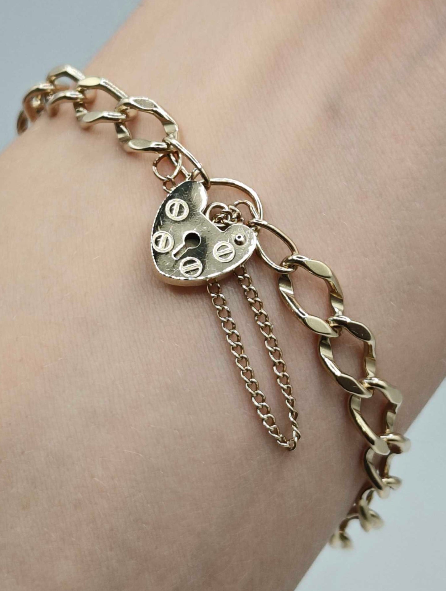 Padlock Heart Bracelet 9ct Gold Curb Link Charm 7.8" Unisex Postage Available