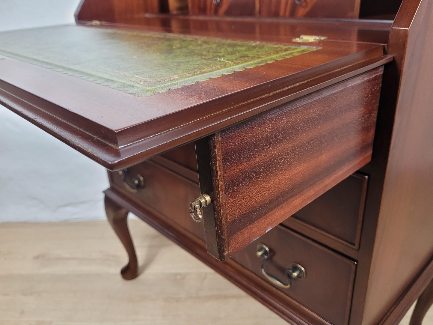 Vintage Writing Desk Bureau Key Lockable Drawers Leather 1950 Delivery Available