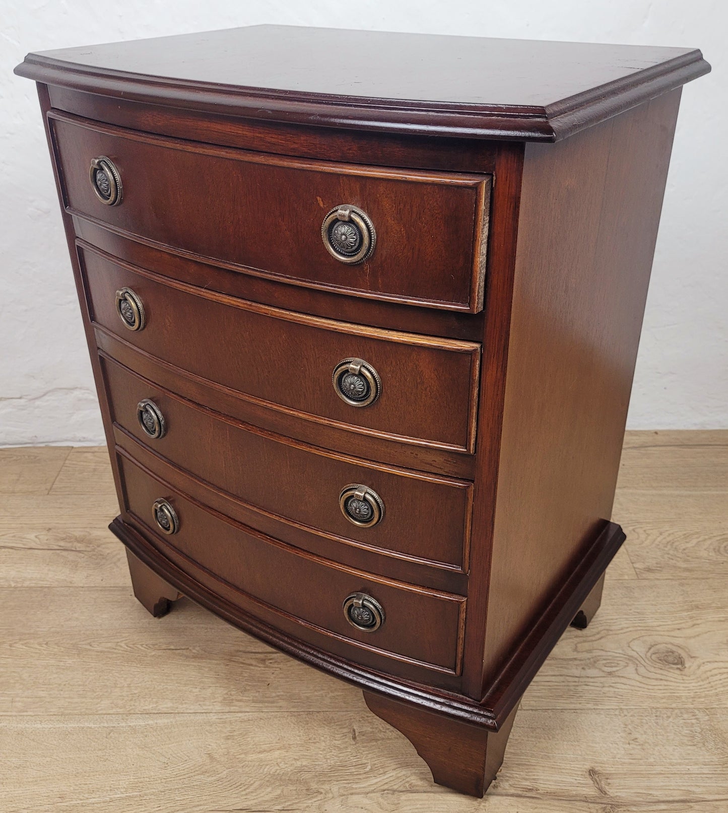 Vintage Chest Of 4 Drawers Bedroom 1950 Mahogany Antique Style Postage Available
