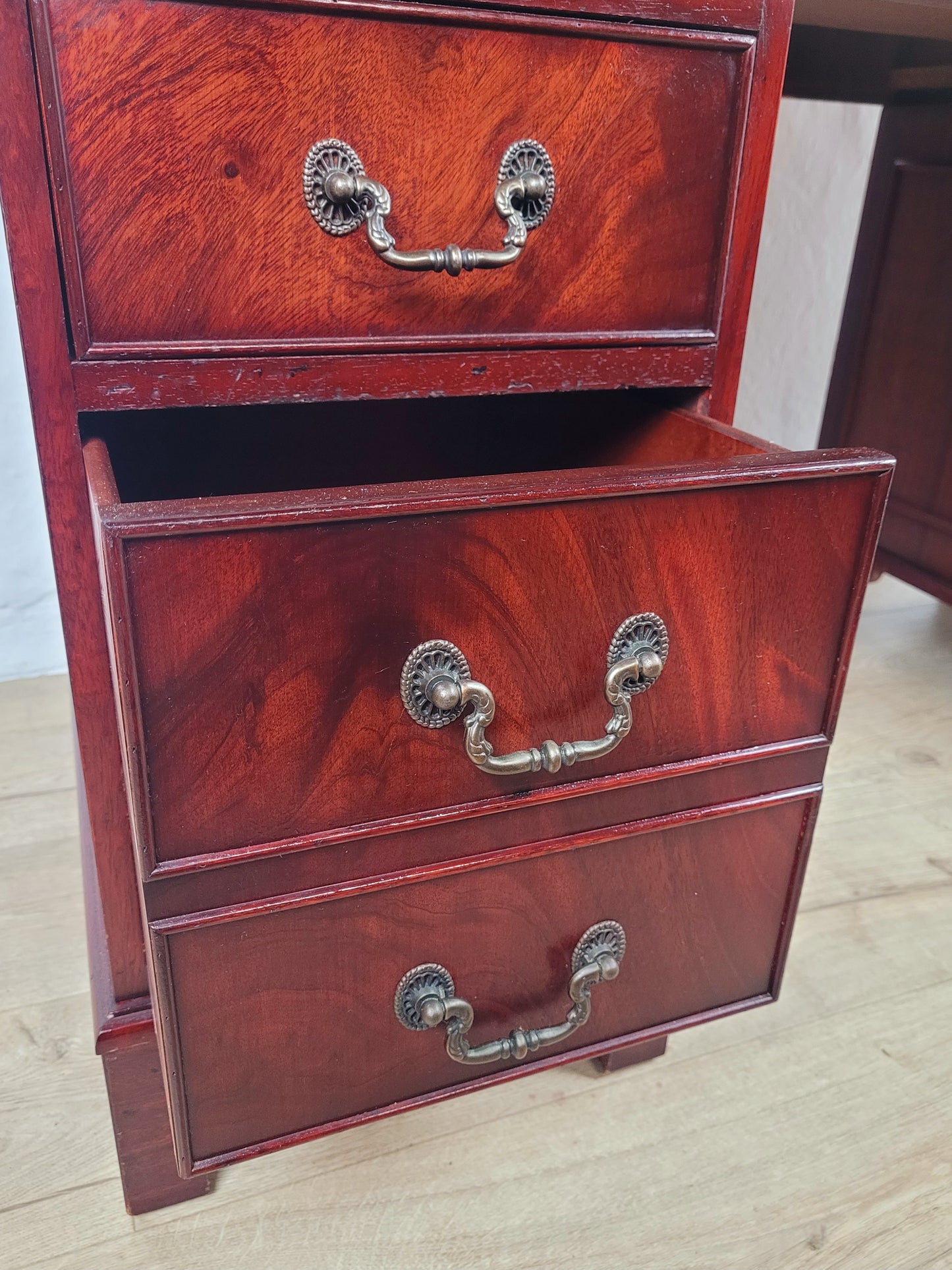 Vintage Pedestal Writing Desk Leather Top Mid 20thC Mahogany Delivery Available