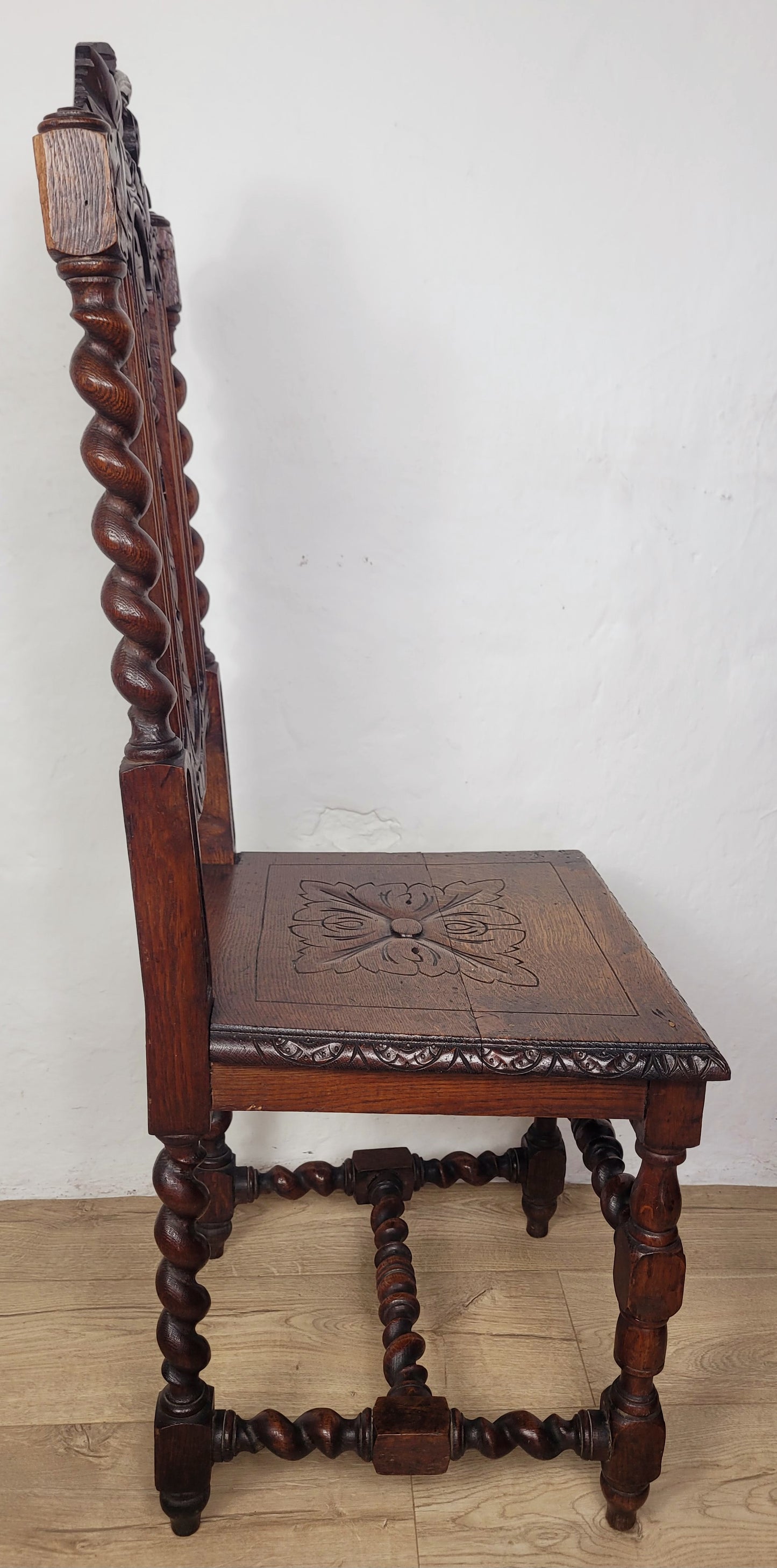 Jacobean Style Hall Chair Gothic Leaf Crest Barley Twist 1890 Postage Available