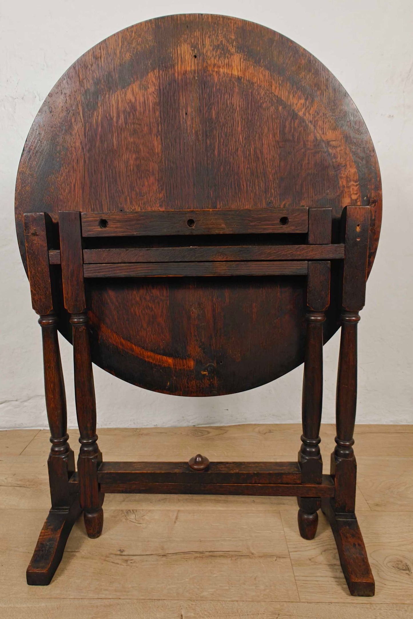 Victorian Tilt Top Table Round Oak Country 19th-Century Delivery Available