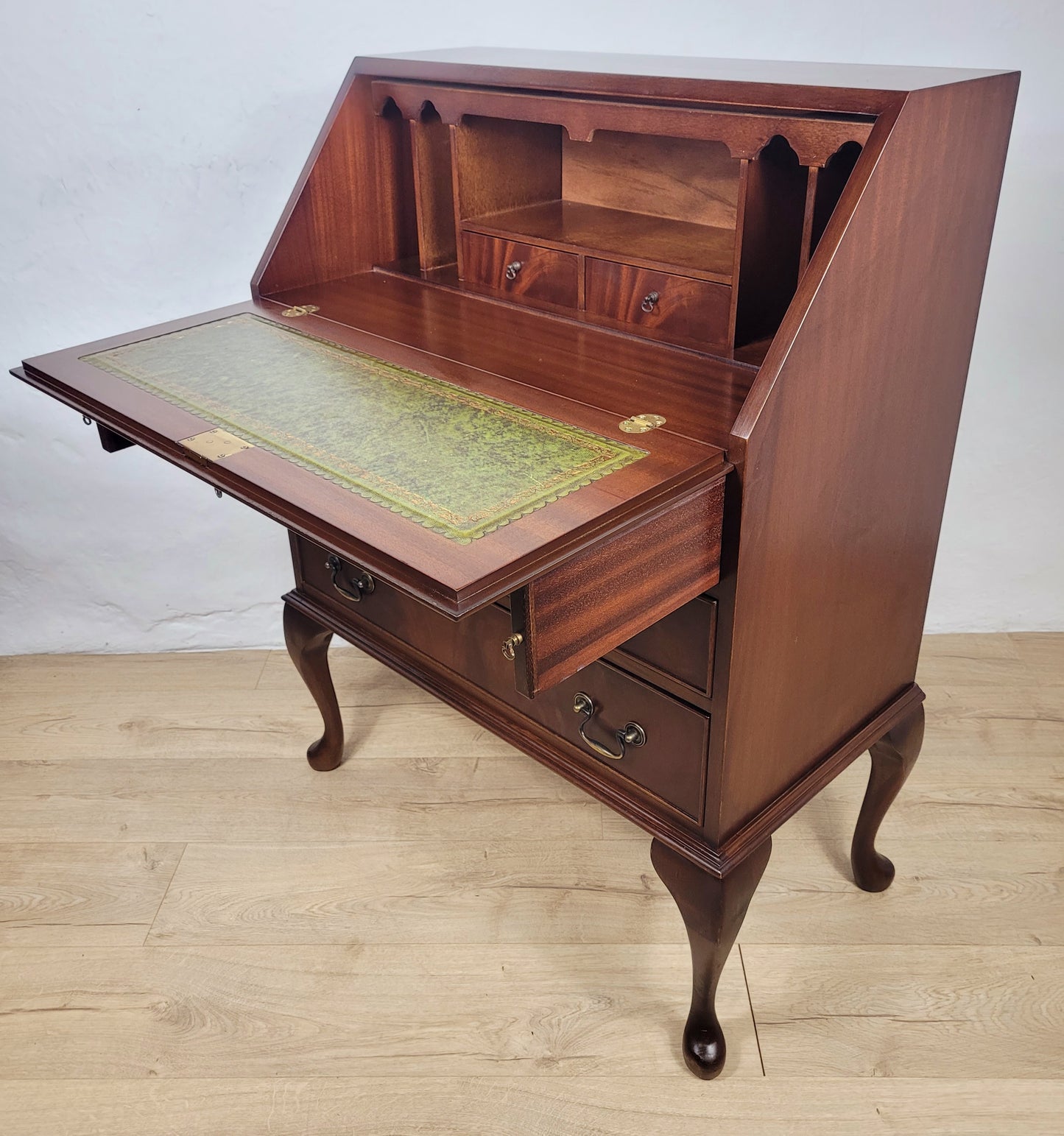 Vintage Writing Desk Bureau Key Lockable Drawers Leather 1950 Delivery Available