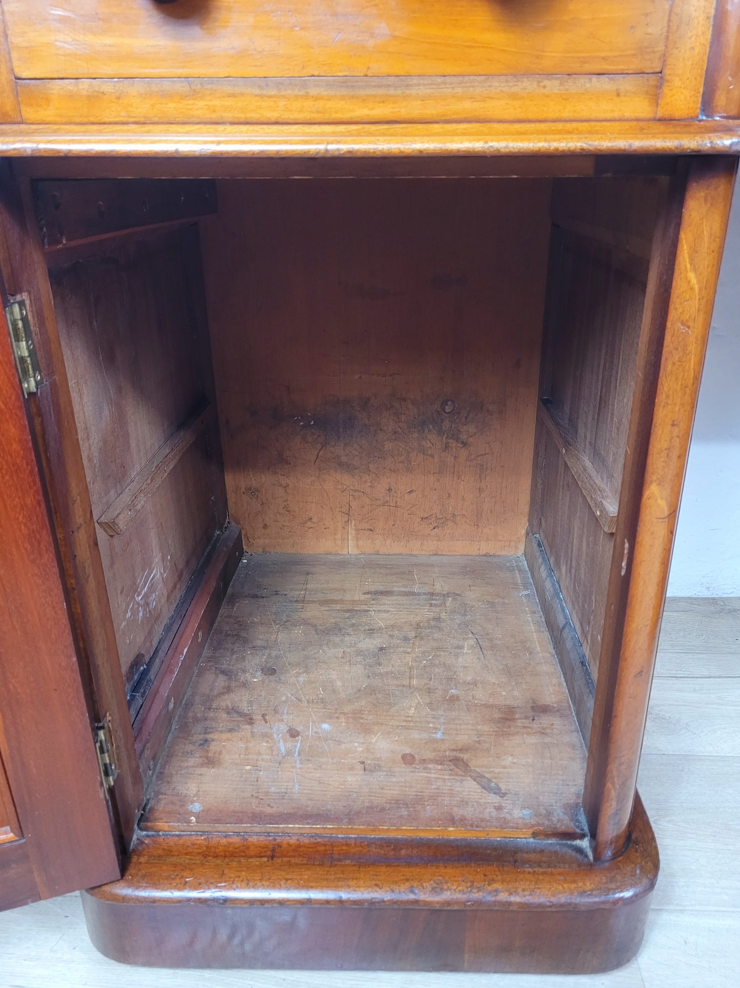 Victorian Writing Desk Knee Hole English 1890 Leather Antique Delivery Available