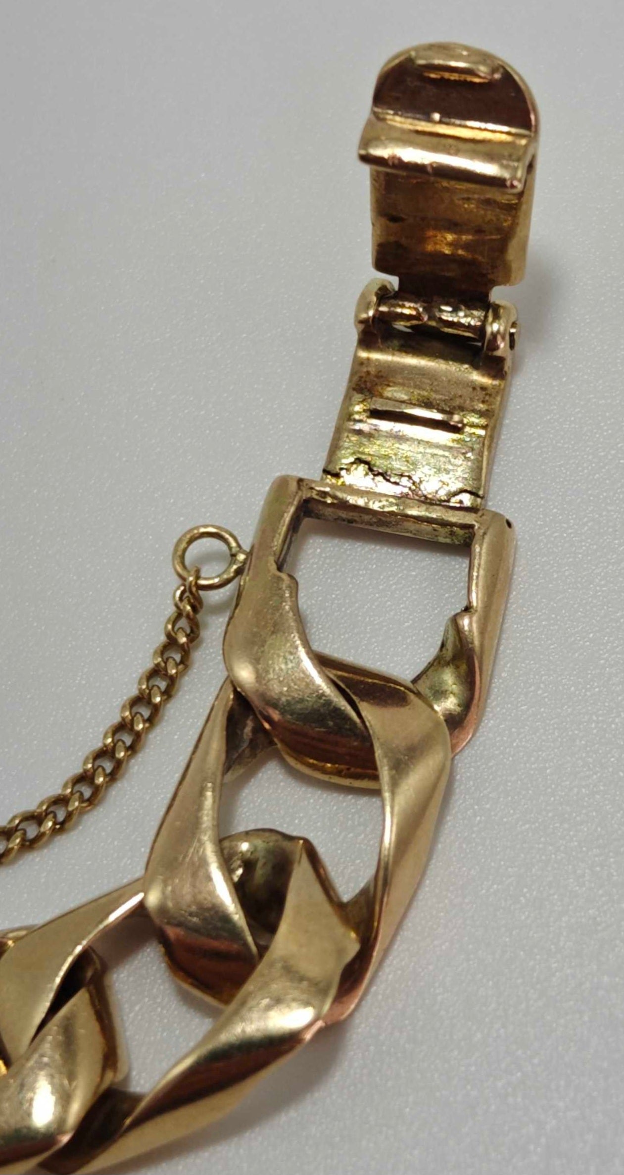 Heavy Solid 9ct Gold Curb Bracelet 8 Inches Hallmarked 375 - Postage Available