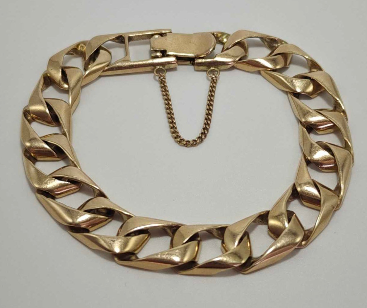 Heavy Solid 9ct Gold Curb Bracelet 8 Inches Hallmarked 375 - Postage Available
