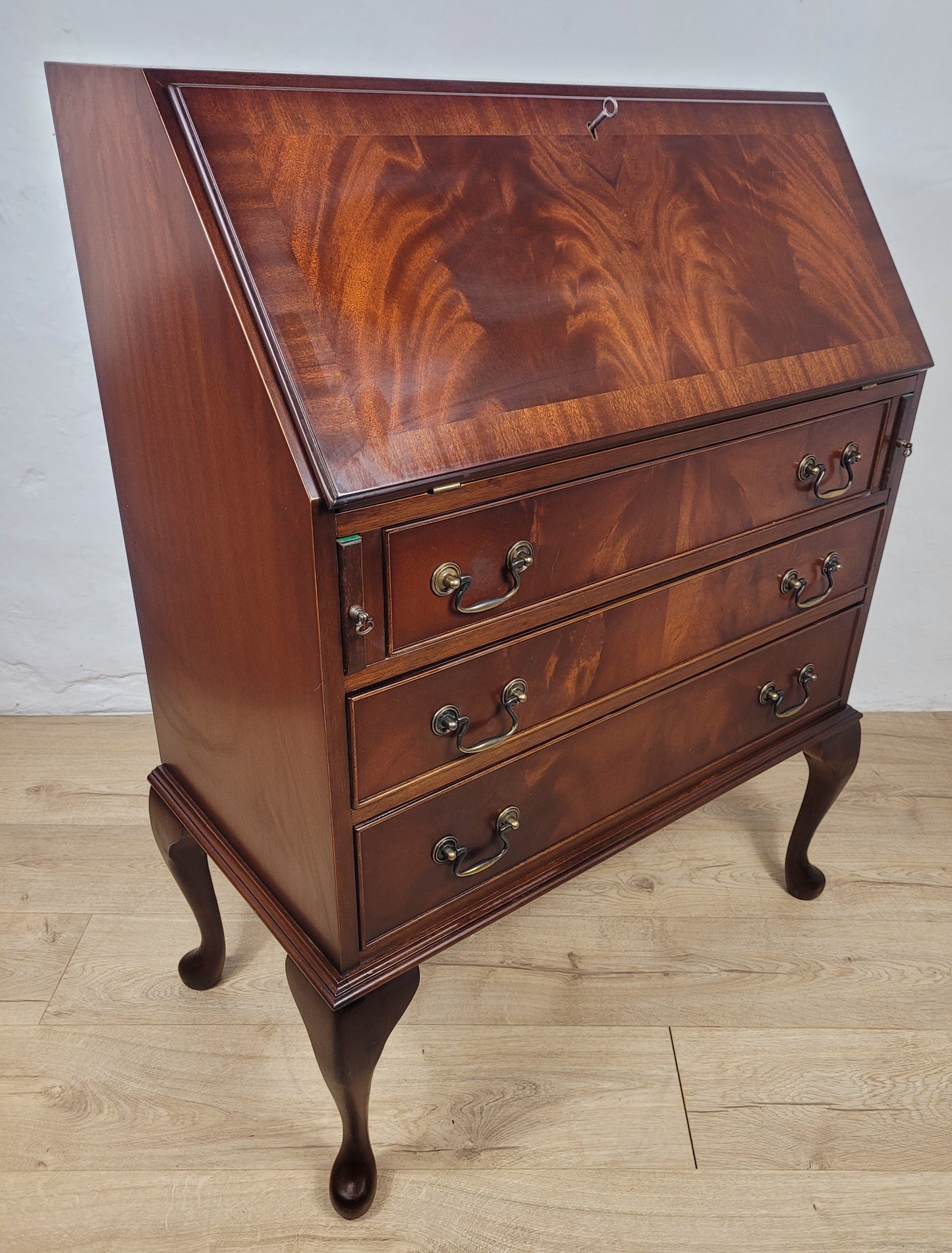 Vintage Writing Desk Bureau Key Lockable Drawers Leather 1950 Delivery Available