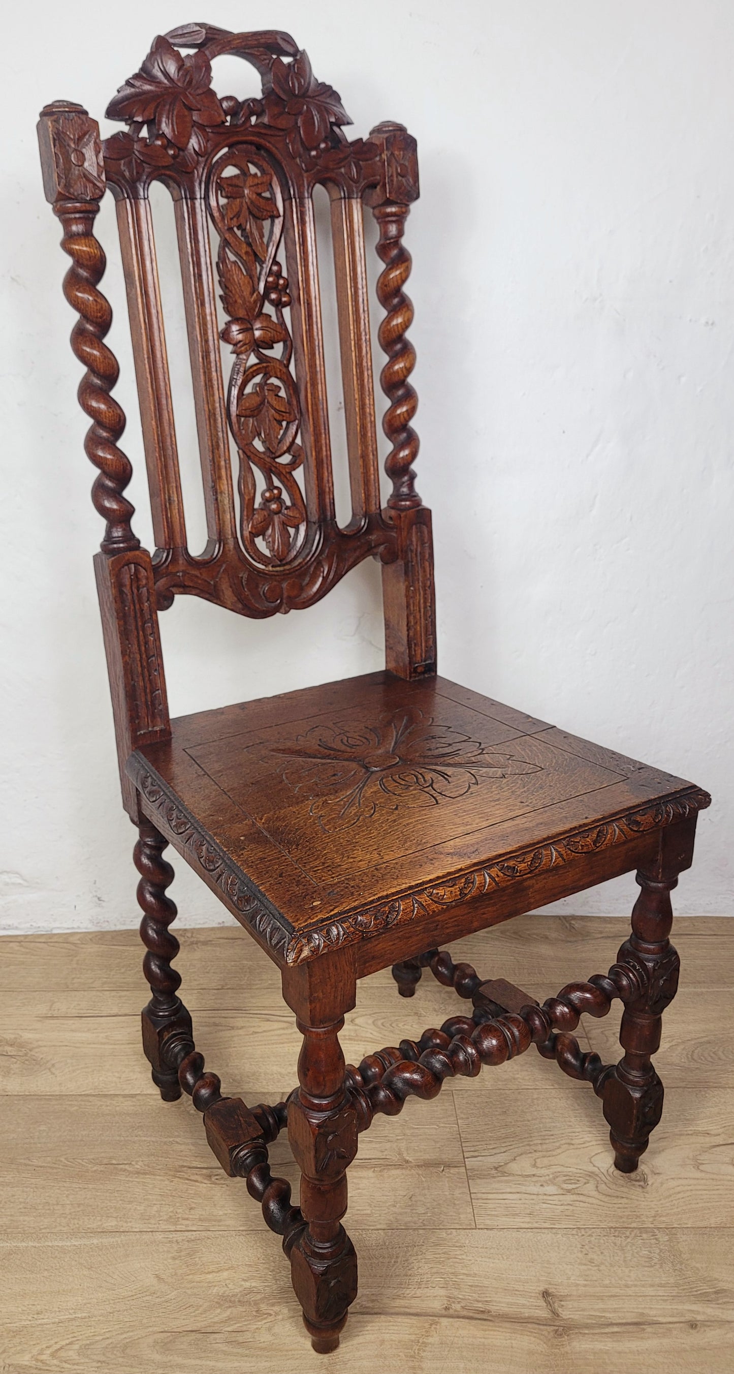 Jacobean Style Hall Chair Gothic Leaf Crest Barley Twist 1890 Postage Available