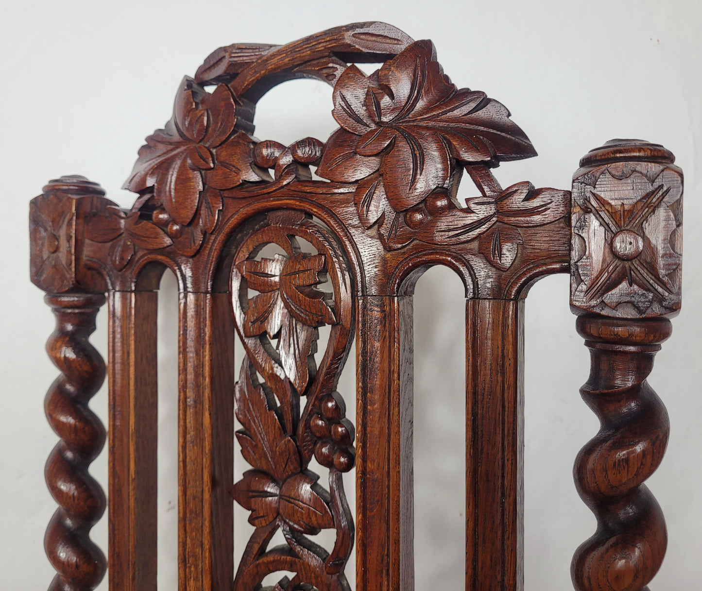 Jacobean Style Hall Chair Gothic Leaf Crest Barley Twist 1890 Postage Available