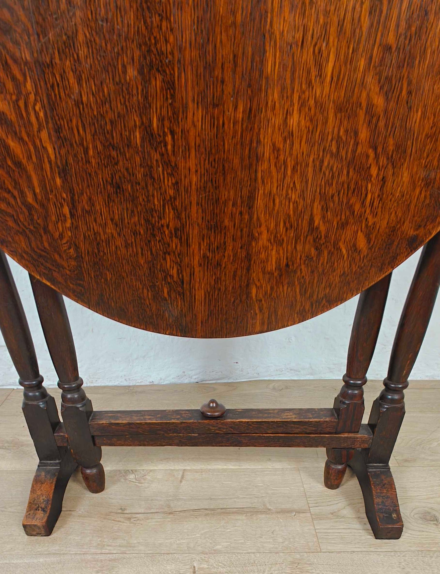 Victorian Tilt Top Table Round Oak Country 19th-Century Delivery Available