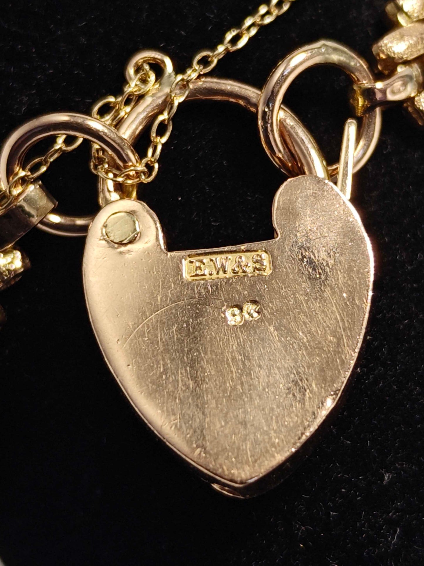 9ct Gold Gate Bracelet Heart Padlock Clasp 18.5cm Postage Available