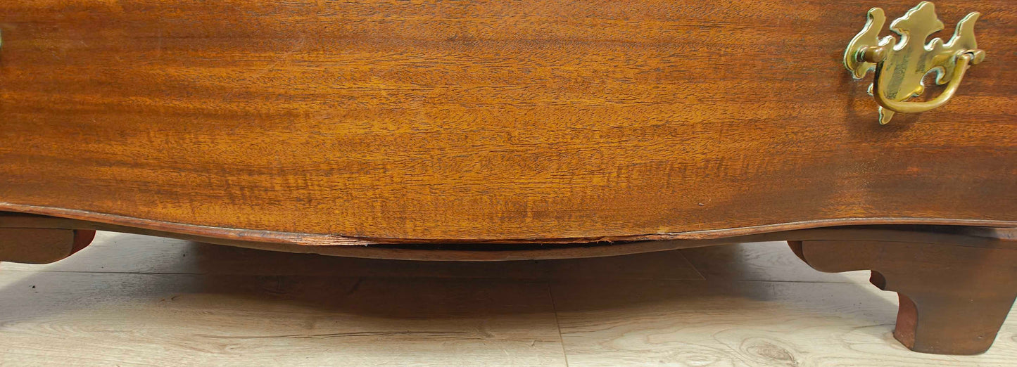Serpentine Chest of Drawers 4 Georgian 18thC Mahogany English Delivery Available
