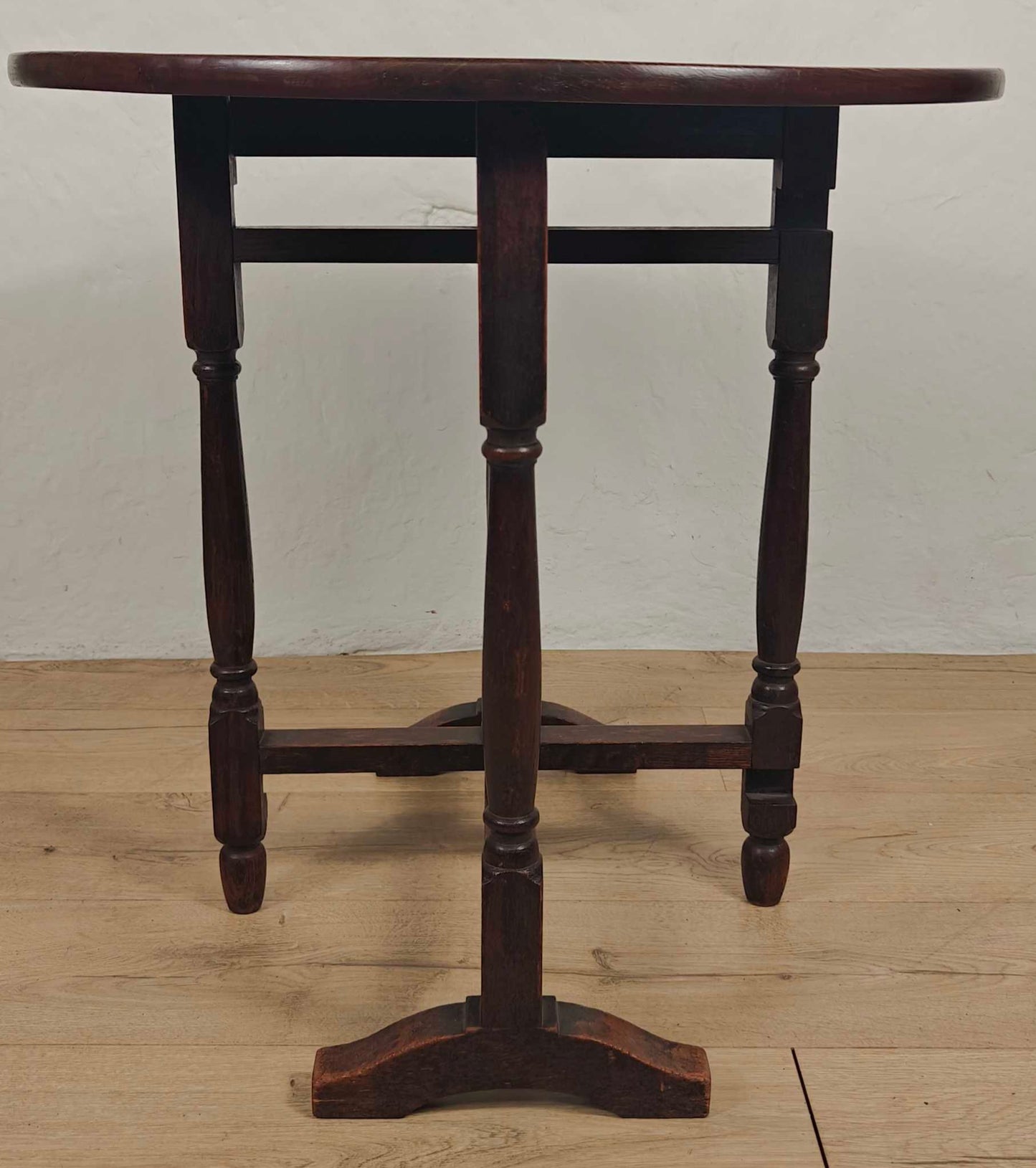 Victorian Tilt Top Table Round Oak Country 19th-Century Delivery Available