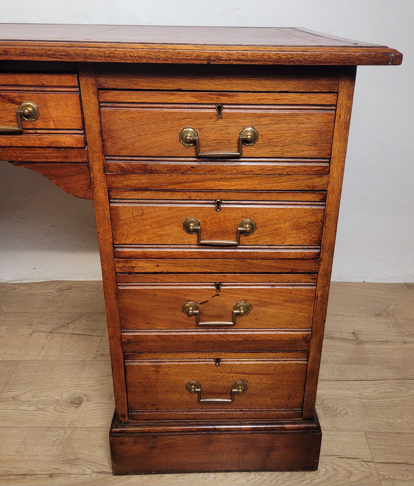 Edwardian Writing Desk Knee Hole Red Leather 1910 Antique Delivery Available