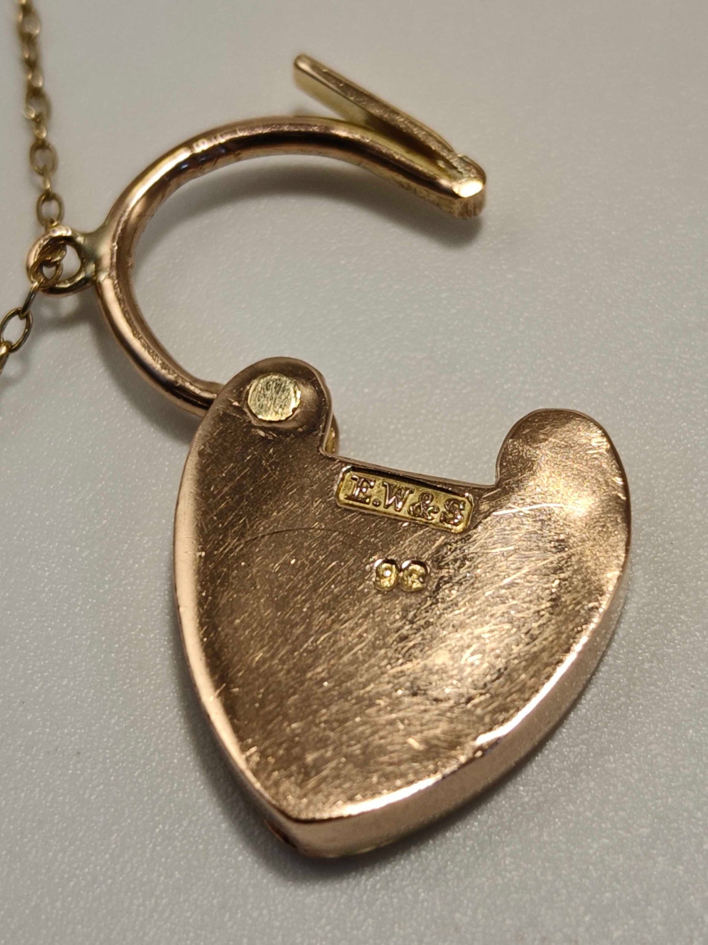9ct Gold Gate Bracelet Heart Padlock Clasp 18.5cm Postage Available