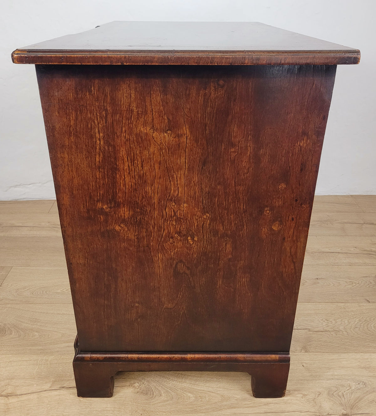 Knee Hole Writing Desk Walnut Key & Lock 18th-Century Style Delivery Available