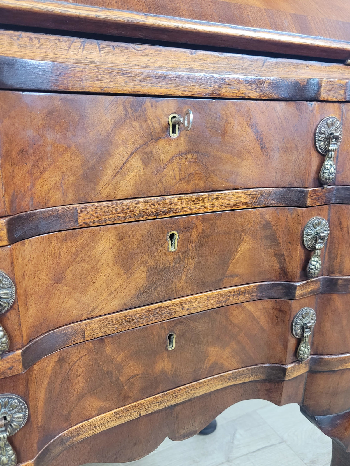 Walnut Writing Desk Bureau Ladies Lock & Key Queen Anne 1920s Delivery Available