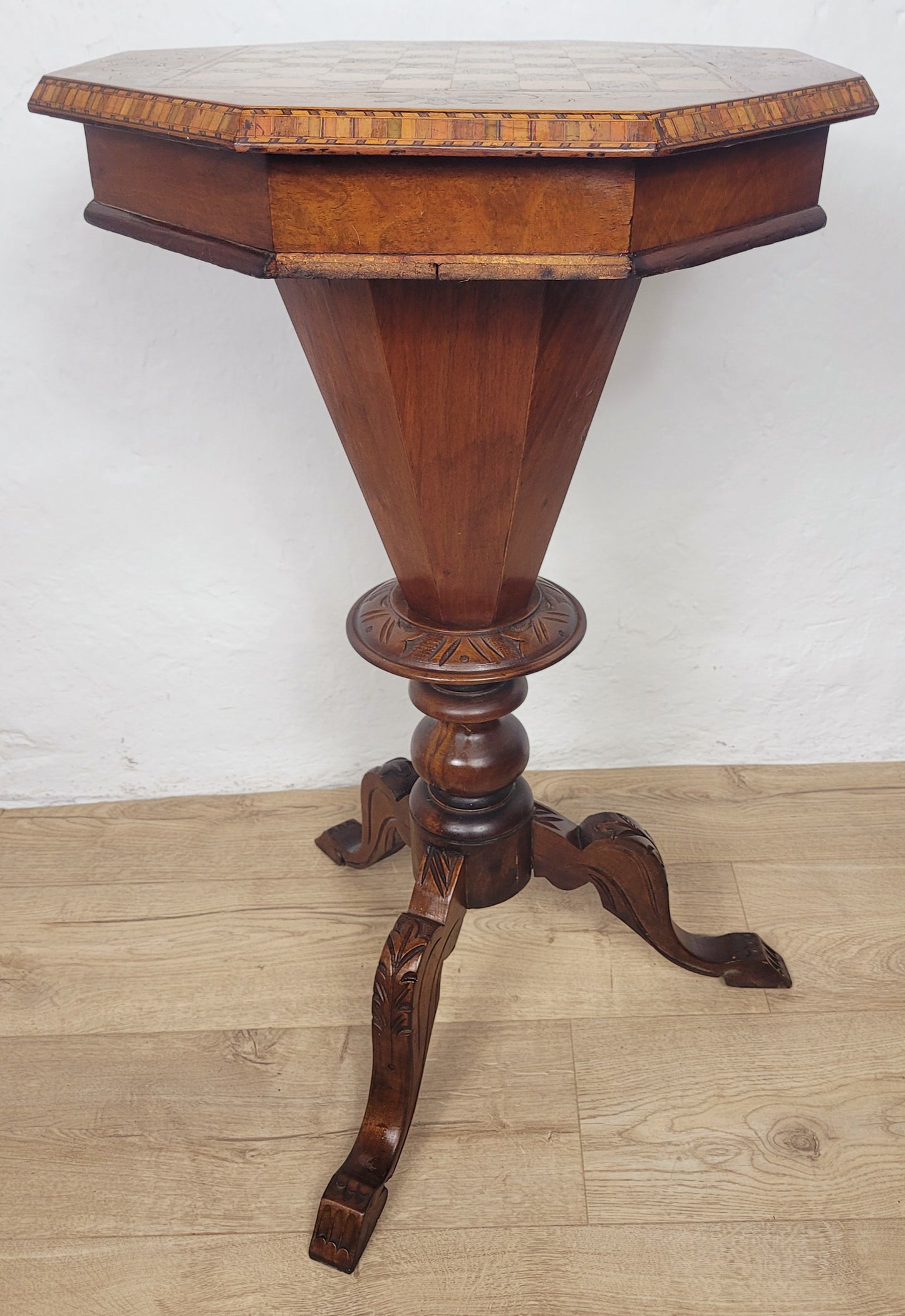 Victorian Games Table Octagonal Sewing Box Lock & Key English Postage Available