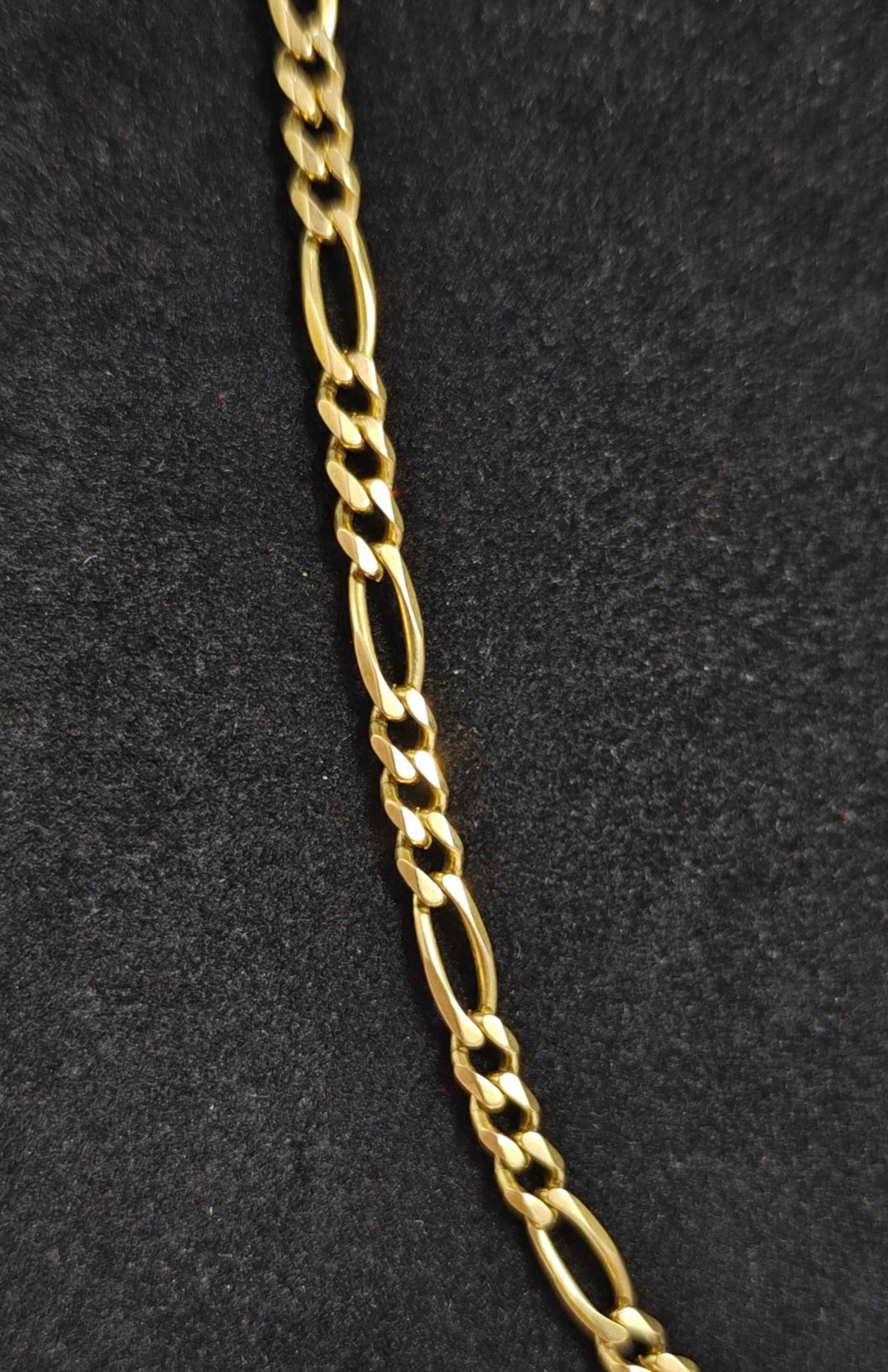 9ct Gold Figaro Necklace 10g Yellow Gold 18.9 Inch Postage Available