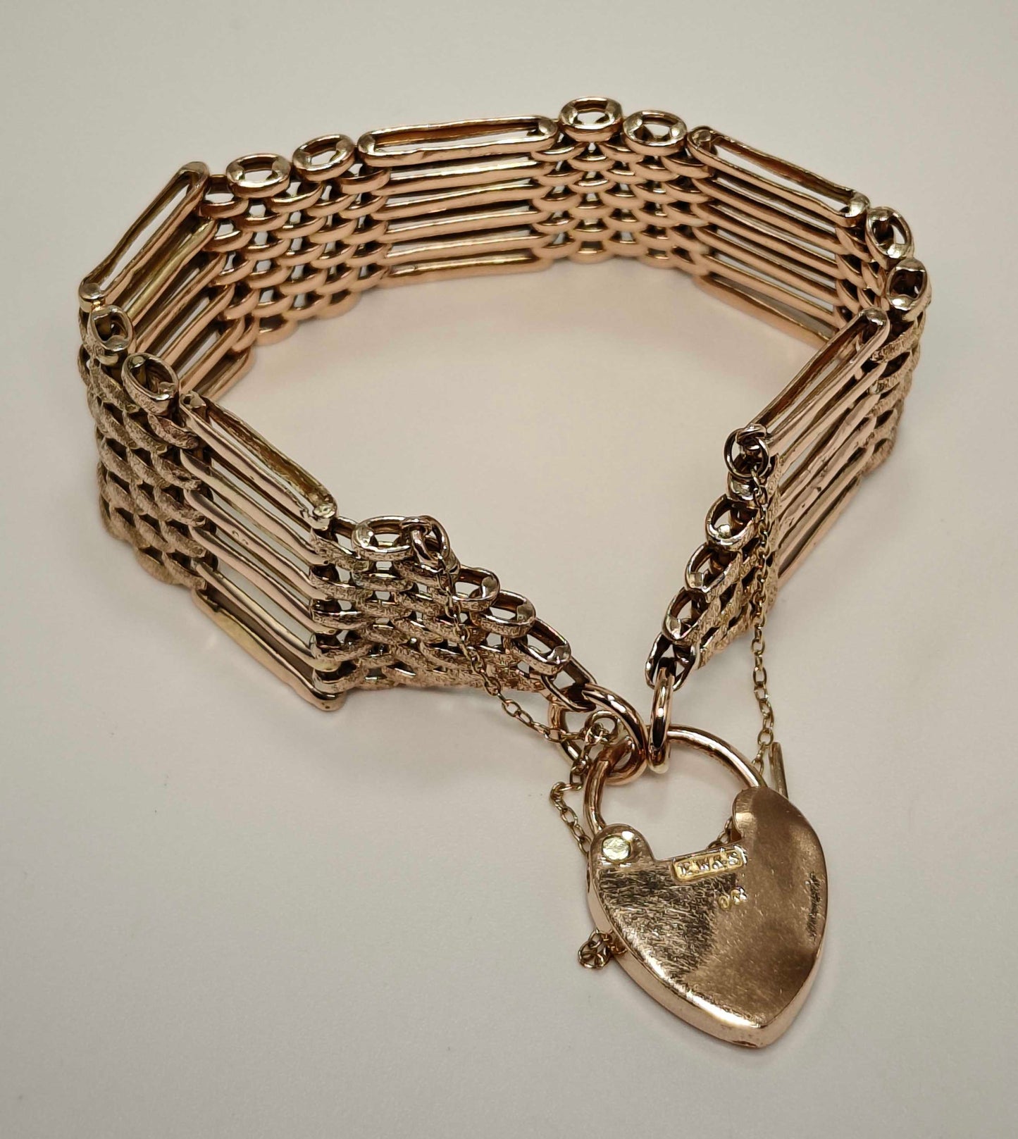 9ct Gold Gate Bracelet Heart Padlock Clasp 18.5cm Postage Available