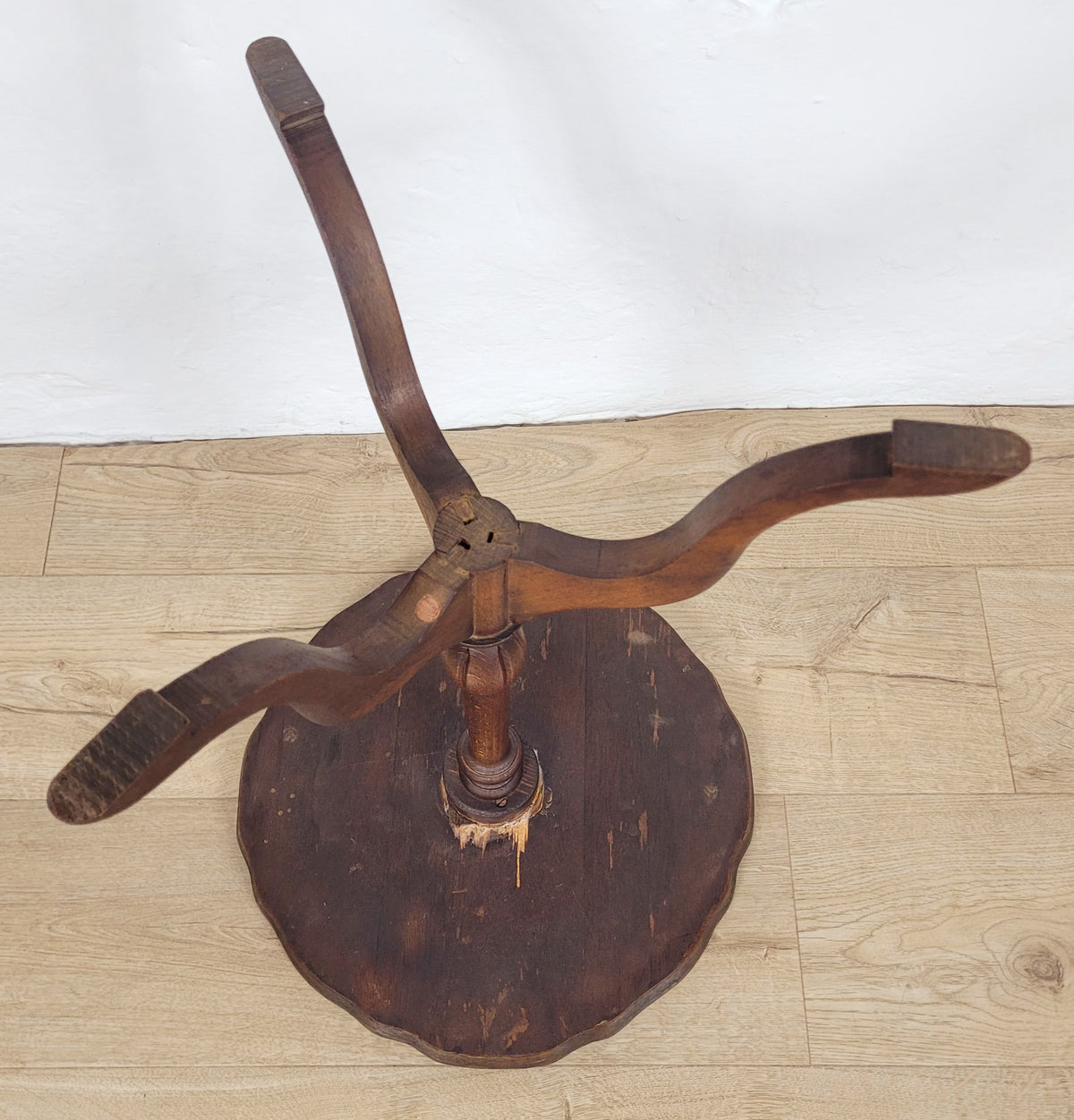 Victorian Wine Tripod Table Walnut Piecrust Scalloped Edge Postage Available