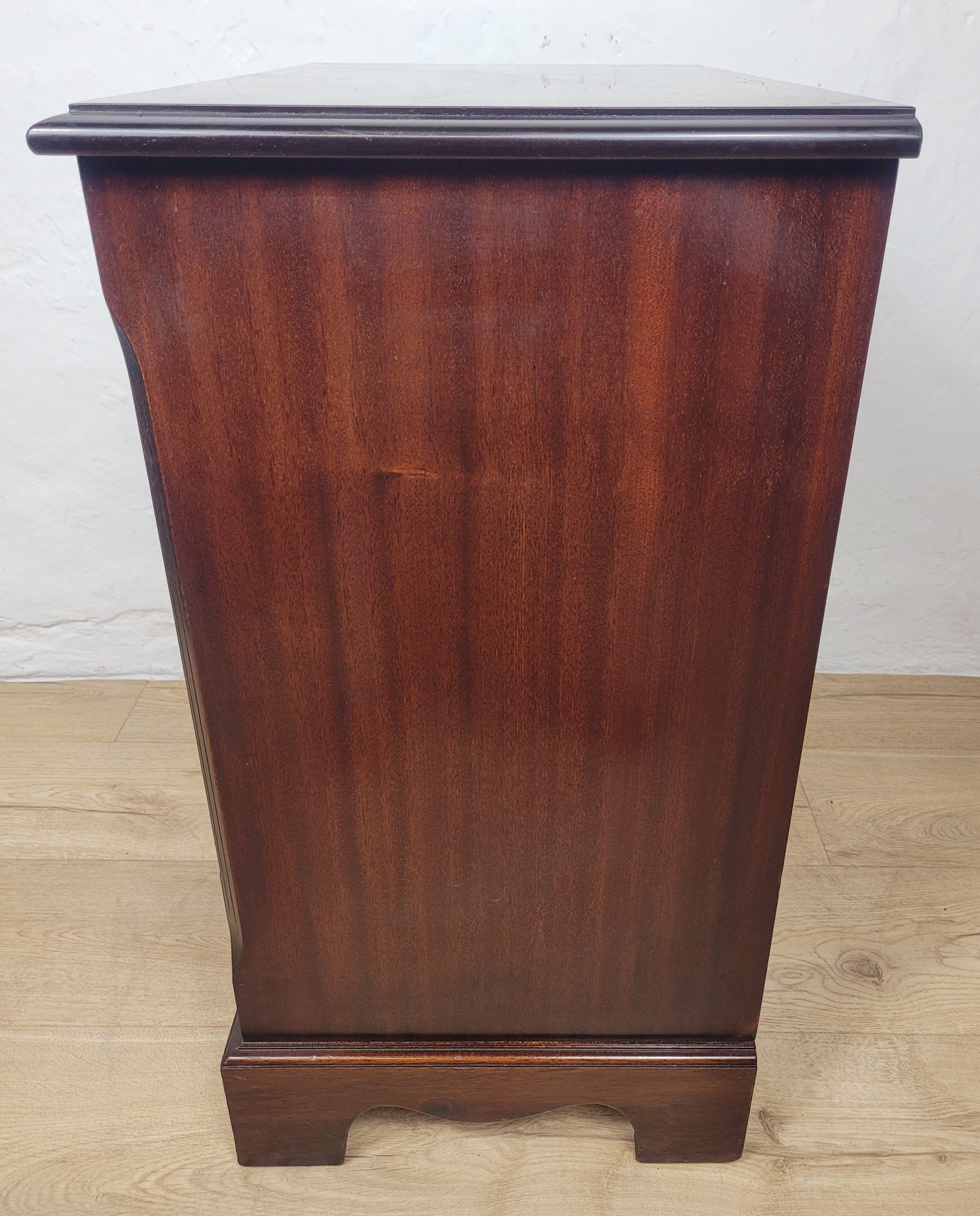 Vintage Chest Of Drawers 5 Bedroom 1950 Mahogany Antique Style Postage Available