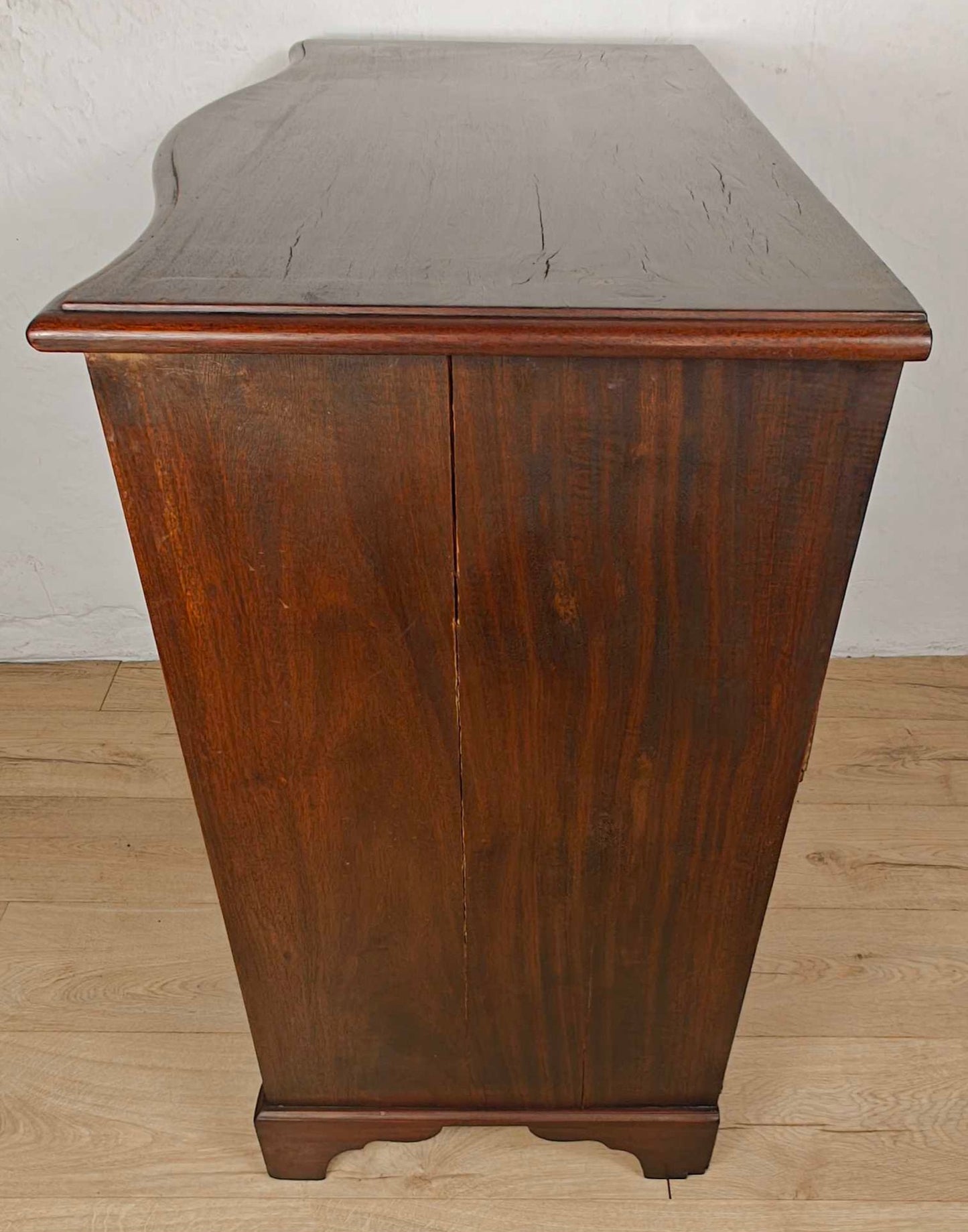 Serpentine Chest of Drawers 4 Georgian 18thC Mahogany English Delivery Available