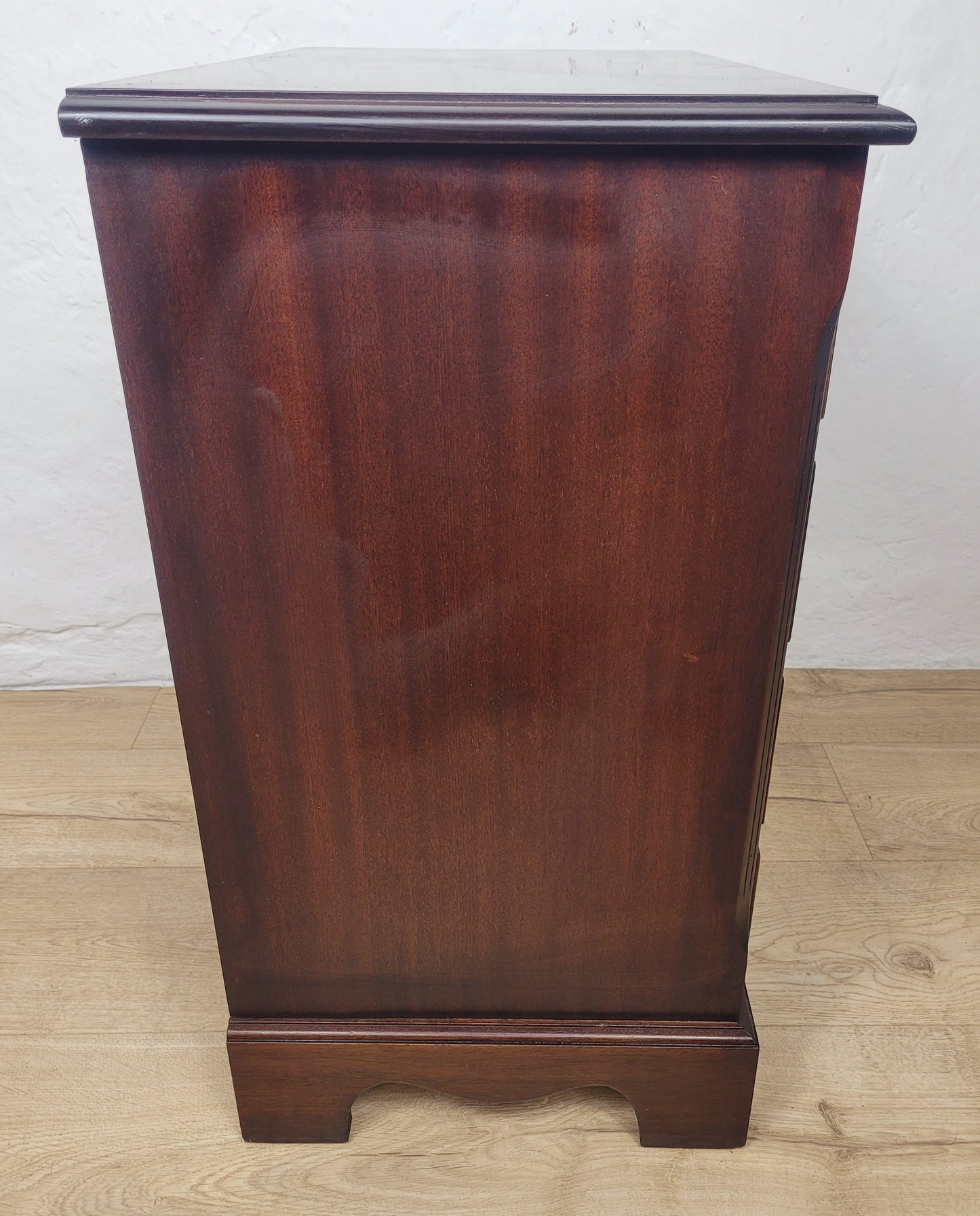 Vintage Chest Of Drawers 5 Bedroom 1950 Mahogany Antique Style Postage Available