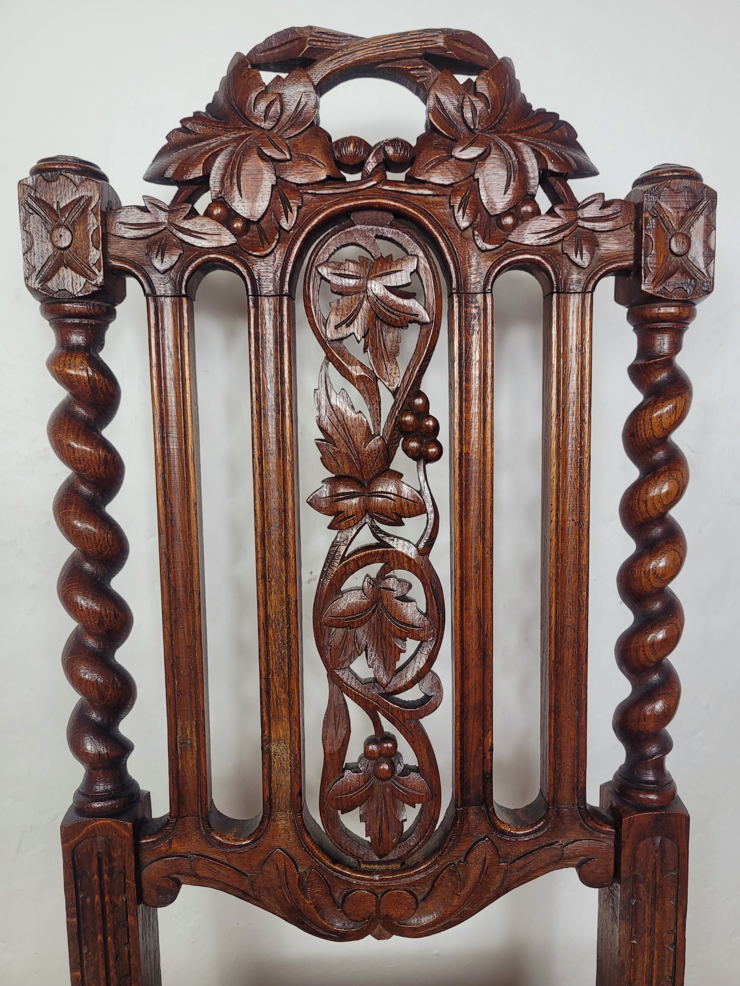 Jacobean Style Hall Chair Gothic Leaf Crest Barley Twist 1890 Postage Available