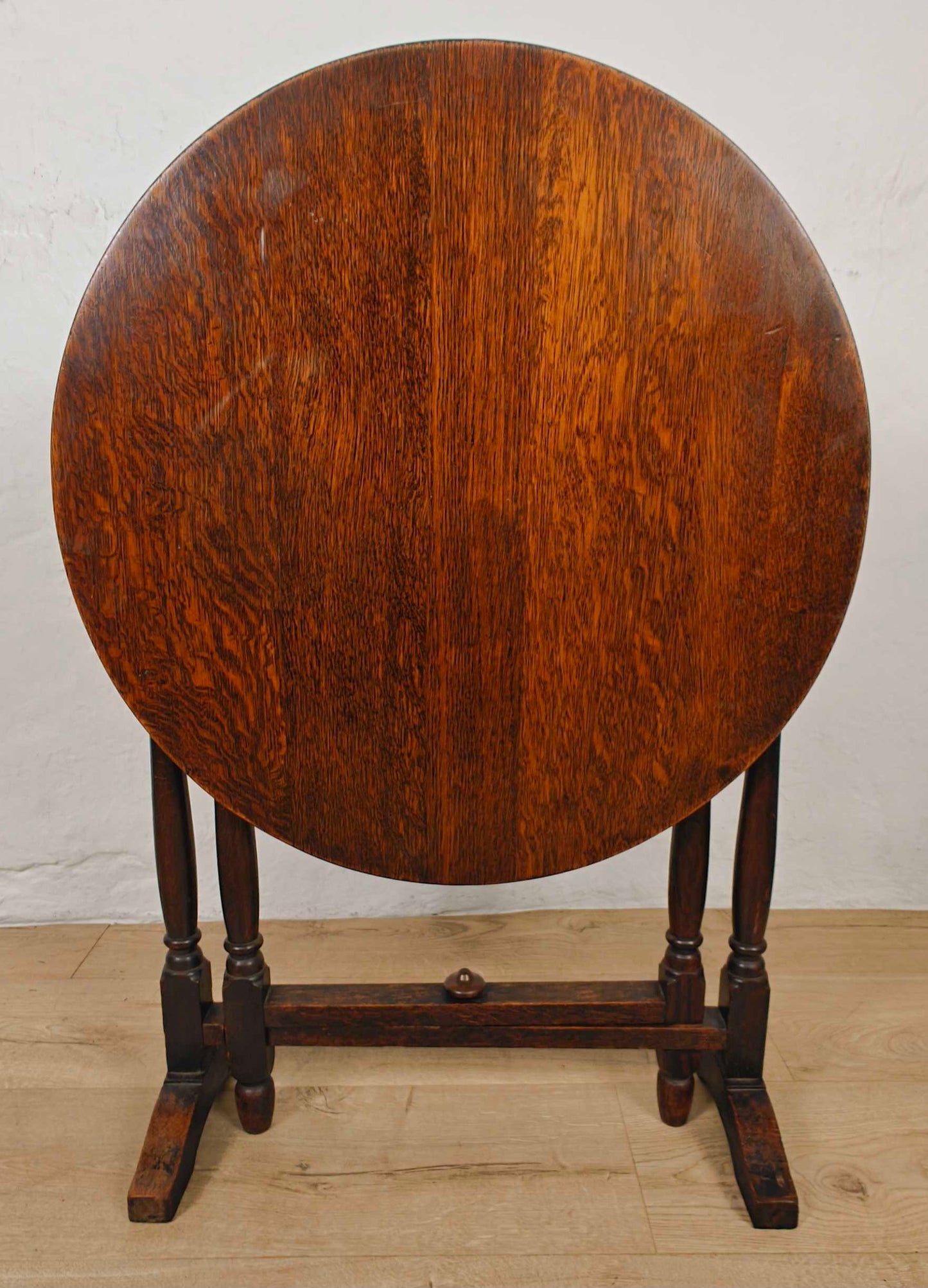 Victorian Tilt Top Table Round Oak Country 19th-Century Delivery Available