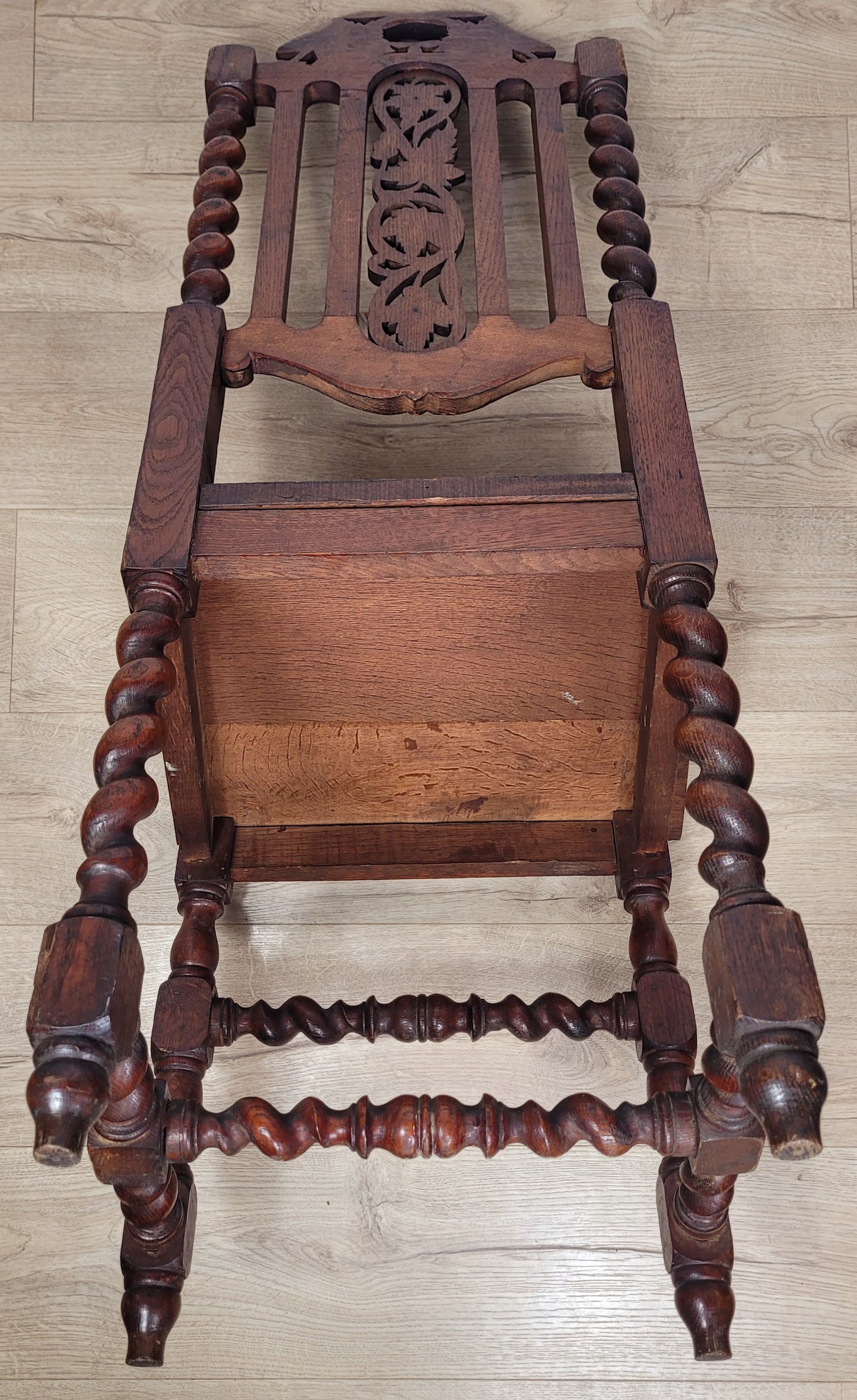 Jacobean Style Hall Chair Gothic Leaf Crest Barley Twist 1890 Postage Available