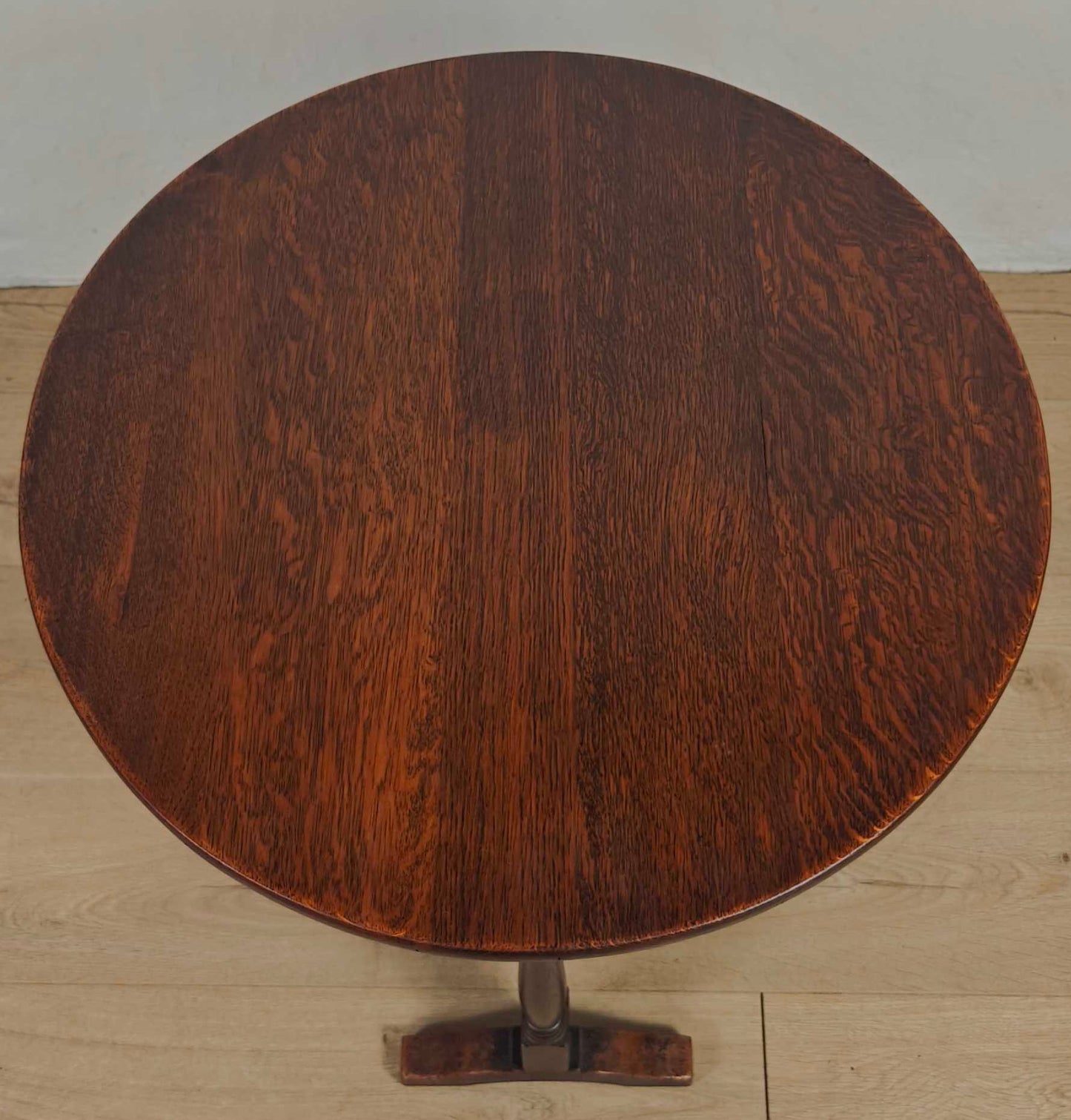 Victorian Tilt Top Table Round Oak Country 19th-Century Delivery Available
