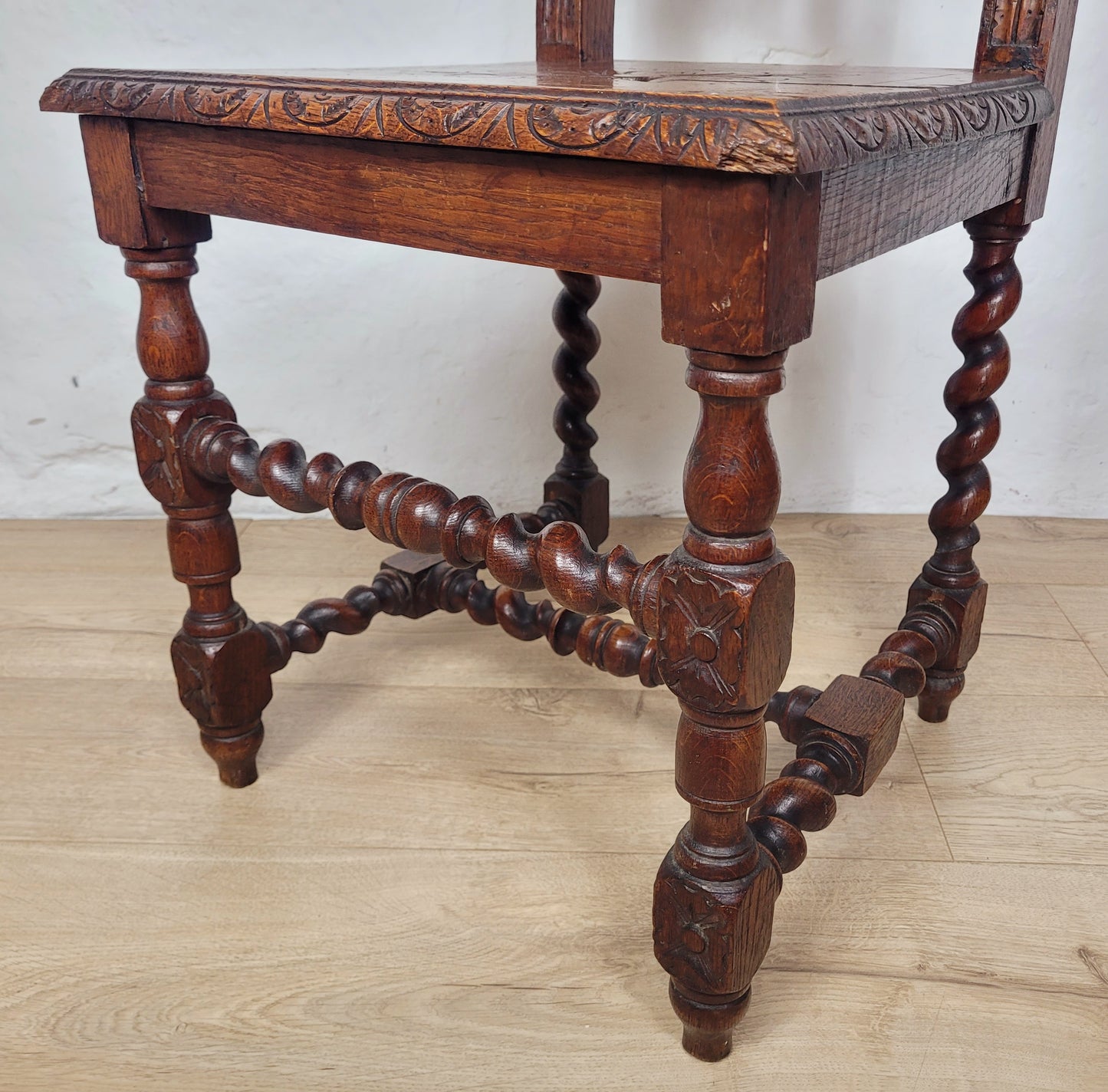 Jacobean Style Hall Chair Gothic Leaf Crest Barley Twist 1890 Postage Available