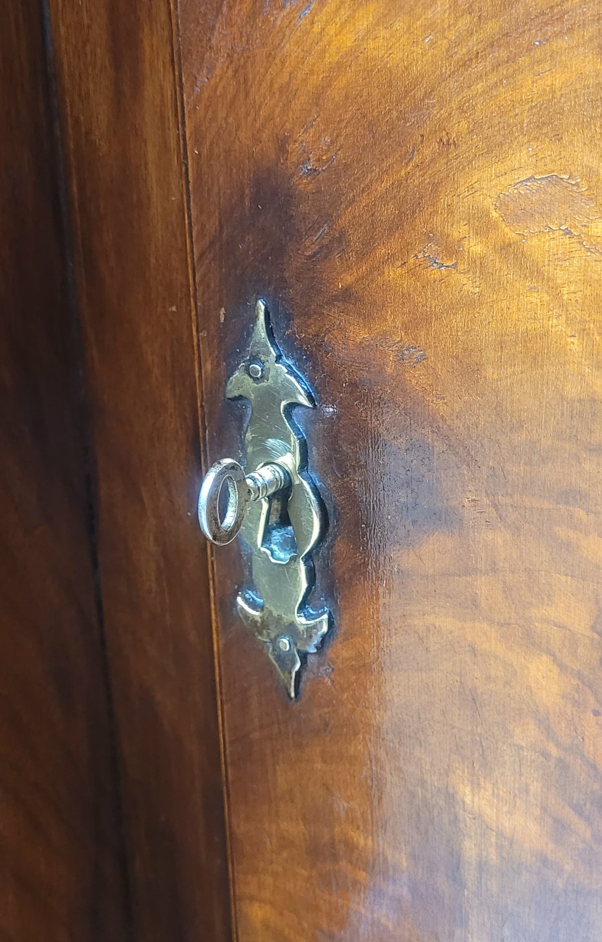 Knee Hole Writing Desk Walnut Key & Lock 18th-Century Style Delivery Available