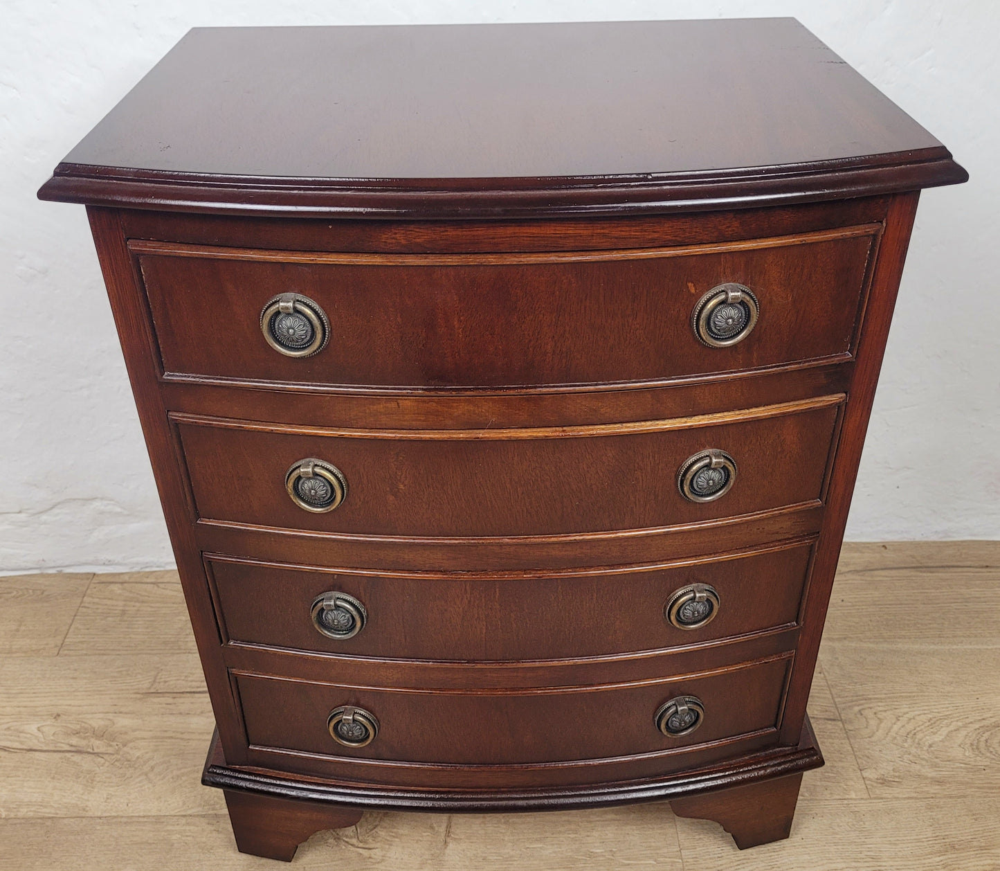 Vintage Chest Of 4 Drawers Bedroom 1950 Mahogany Antique Style Postage Available