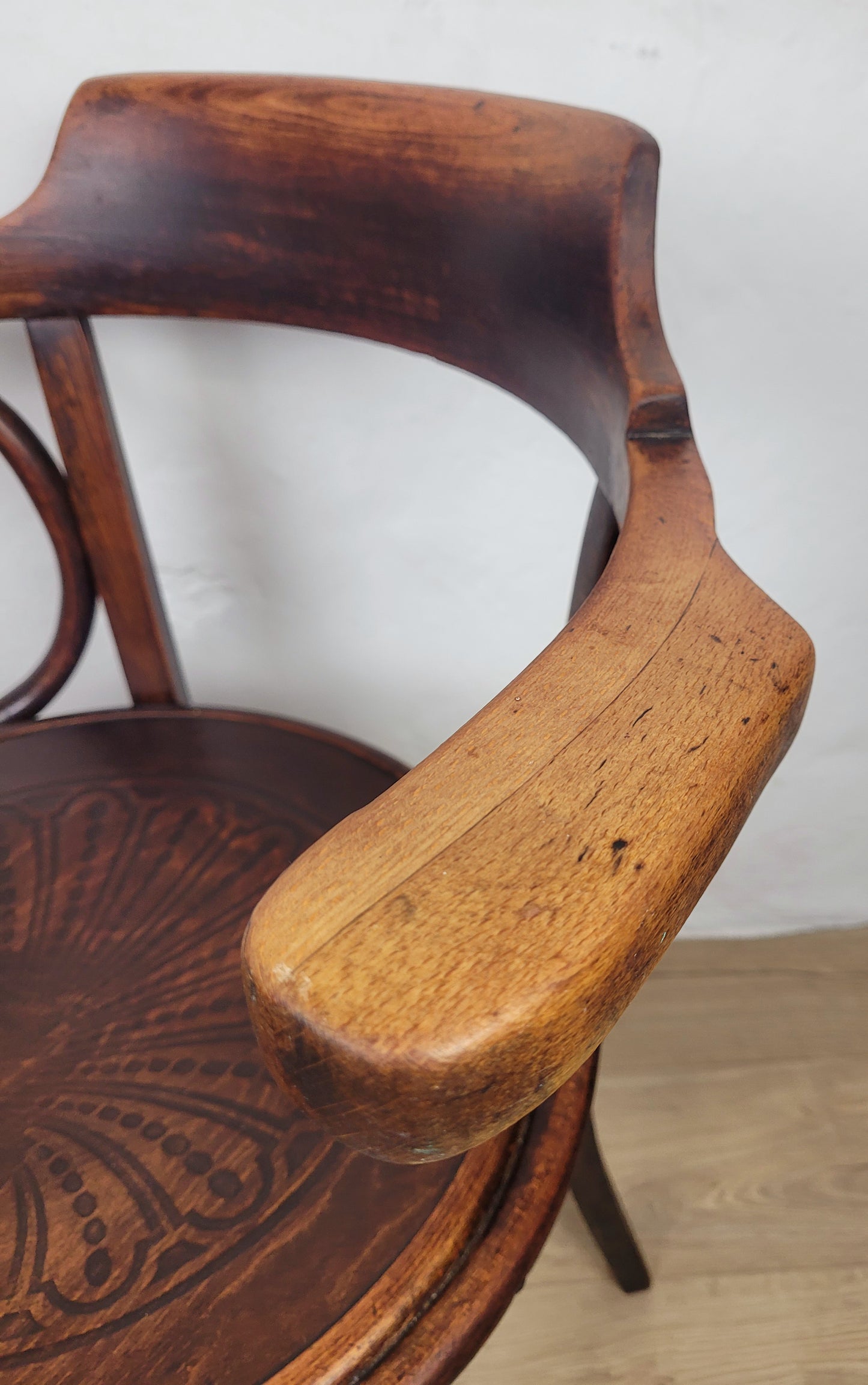 Bistro Cafe Bentwood Armchair Mundus J&J Kohn Antique 1910 Postage Available
