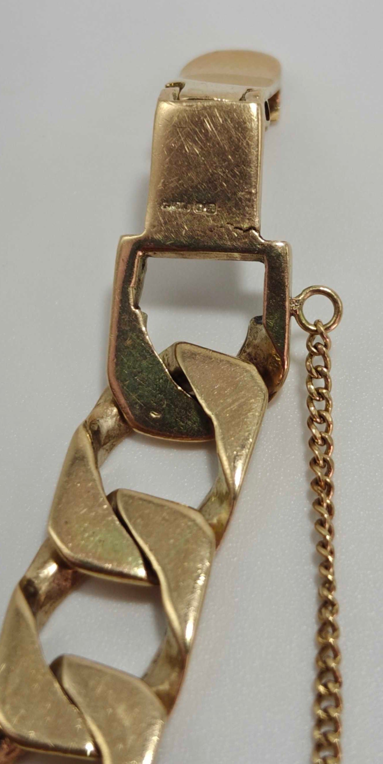 Heavy Solid 9ct Gold Curb Bracelet 8 Inches Hallmarked 375 - Postage Available