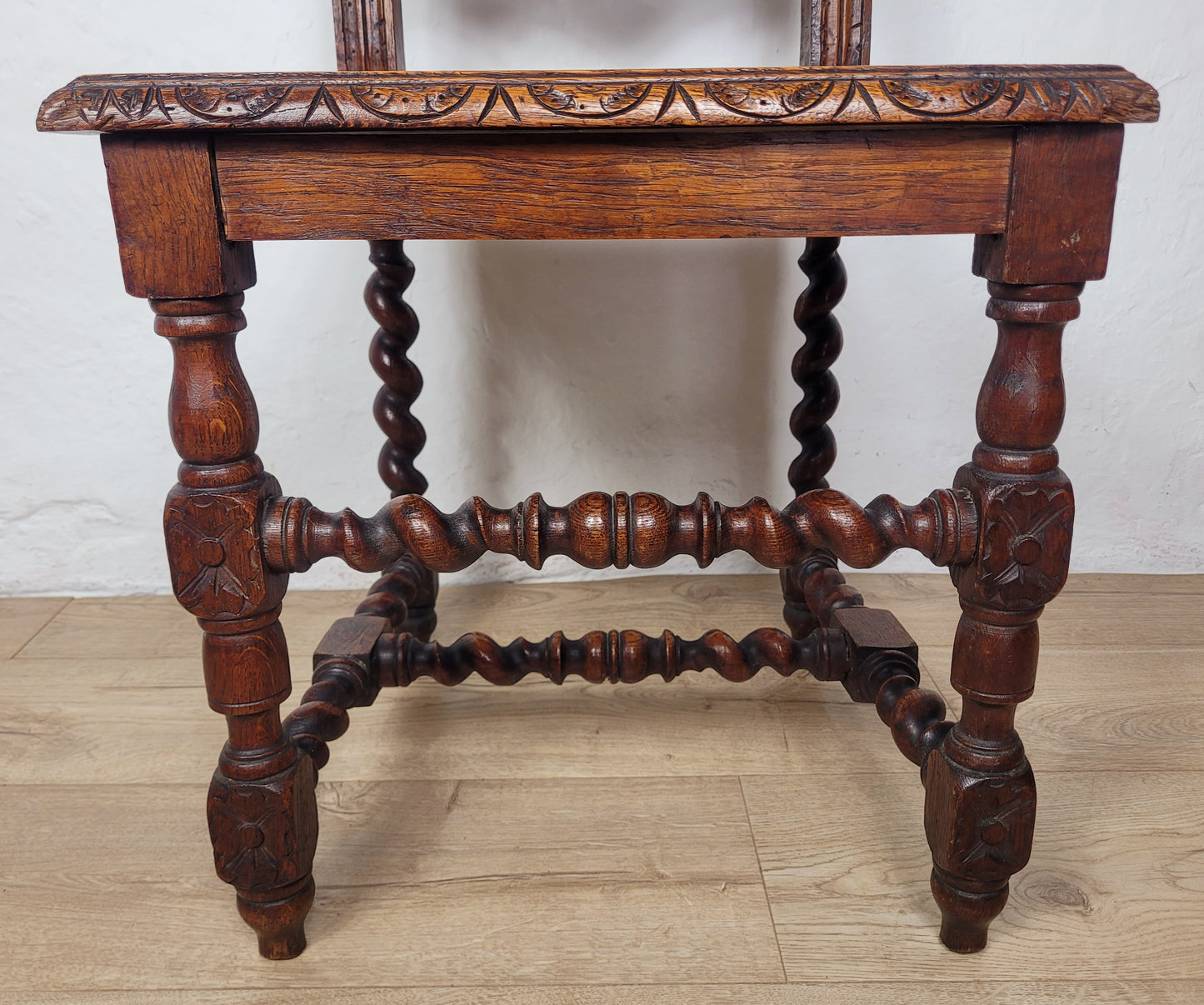 Jacobean Style Hall Chair Gothic Leaf Crest Barley Twist 1890 Postage Available